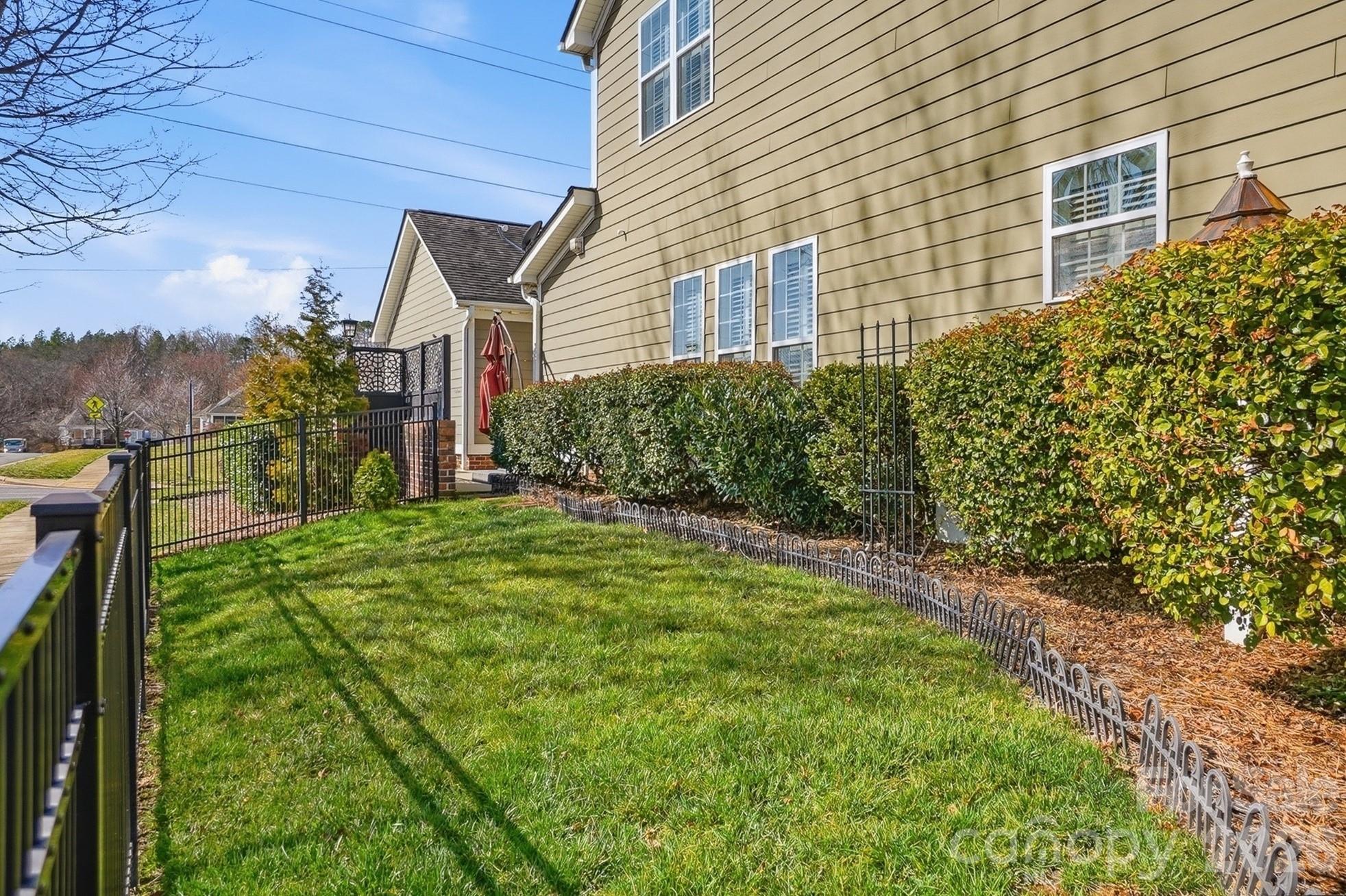3203 Kelsey Plaza