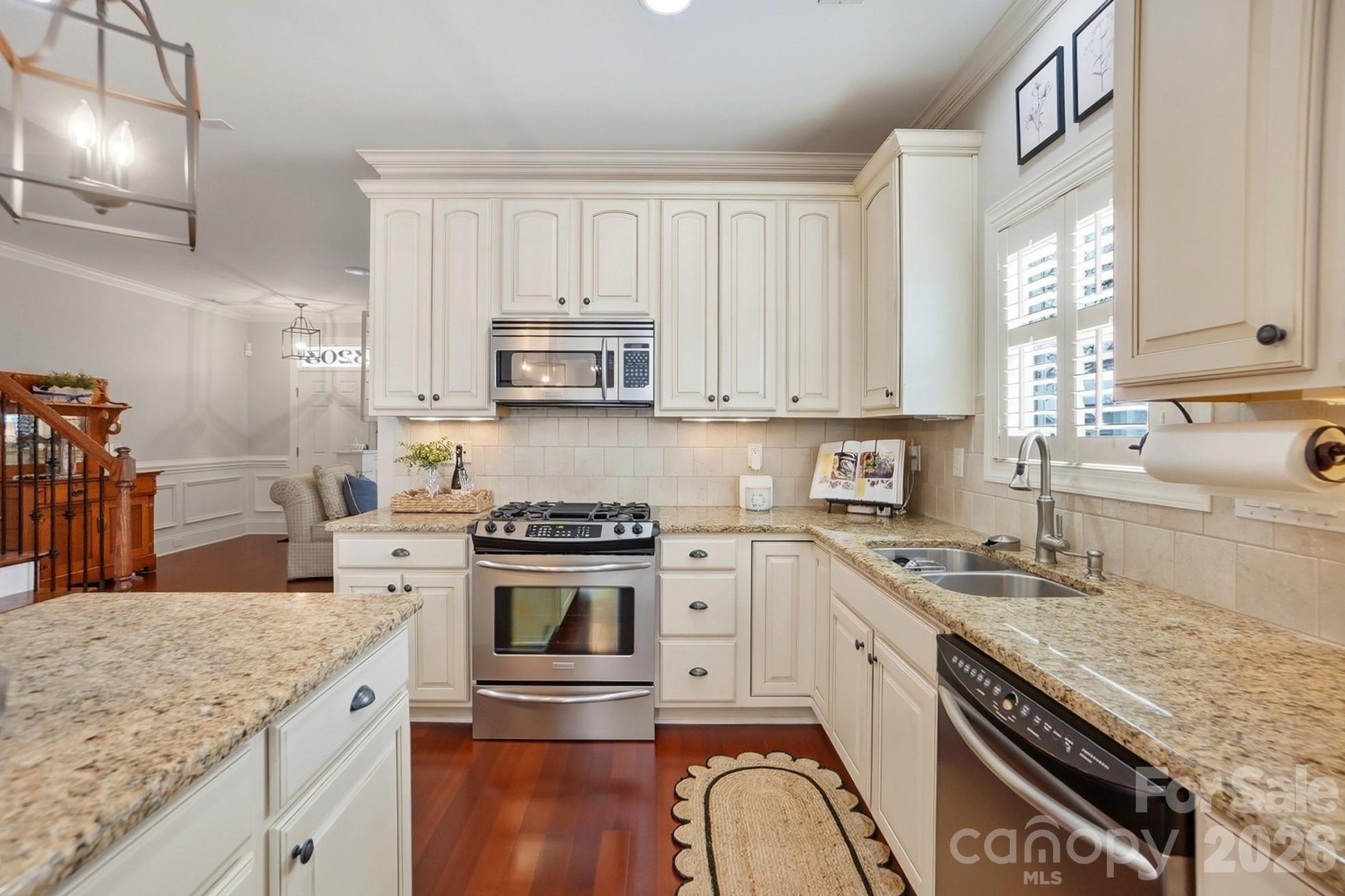 3203 Kelsey Plaza