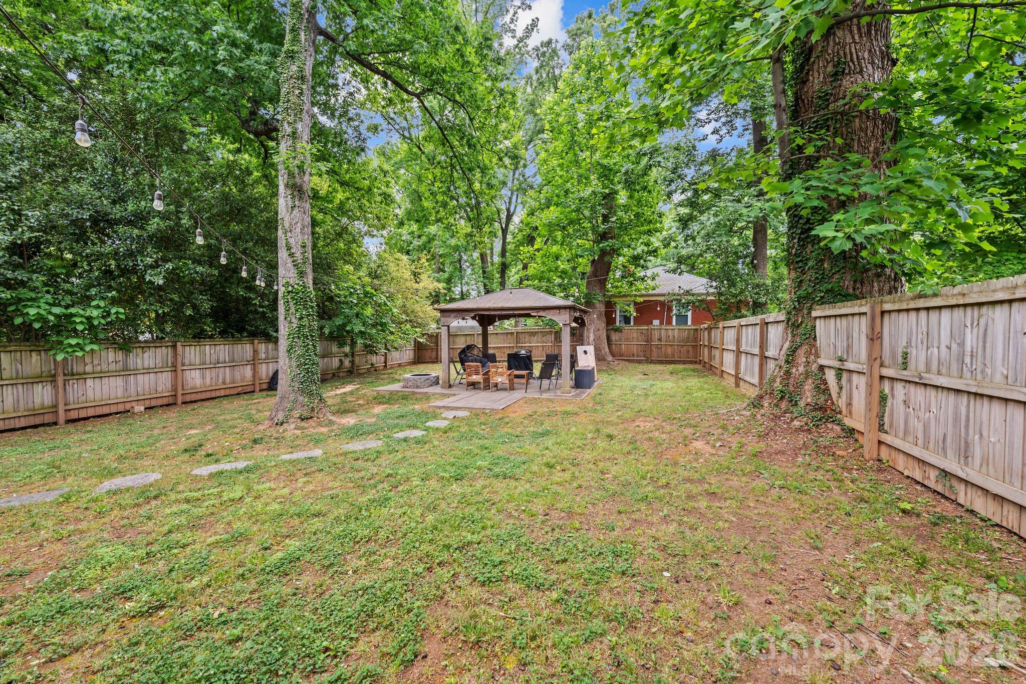 3021 Dogwood Avenue