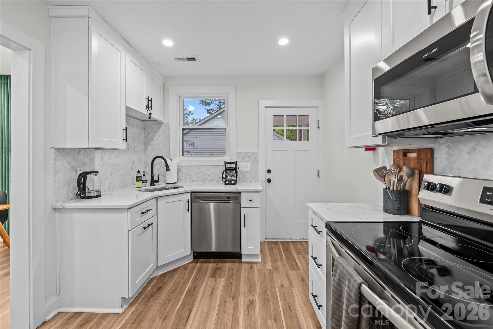 3021 Dogwood Avenue