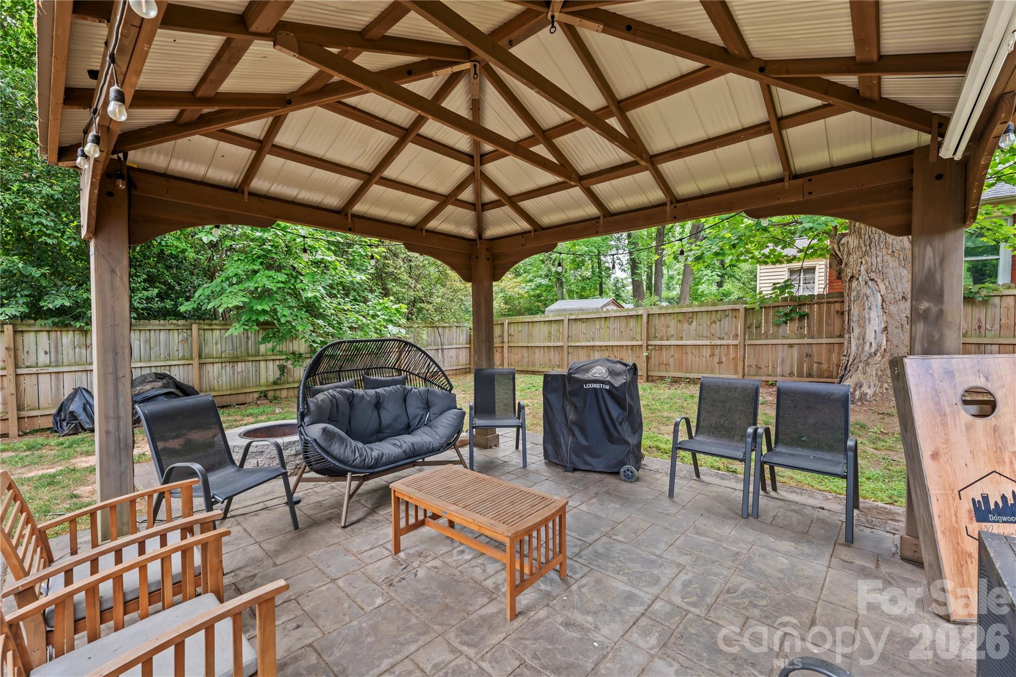3021 Dogwood Avenue