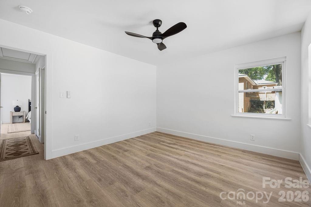 911 E Woodlawn Road