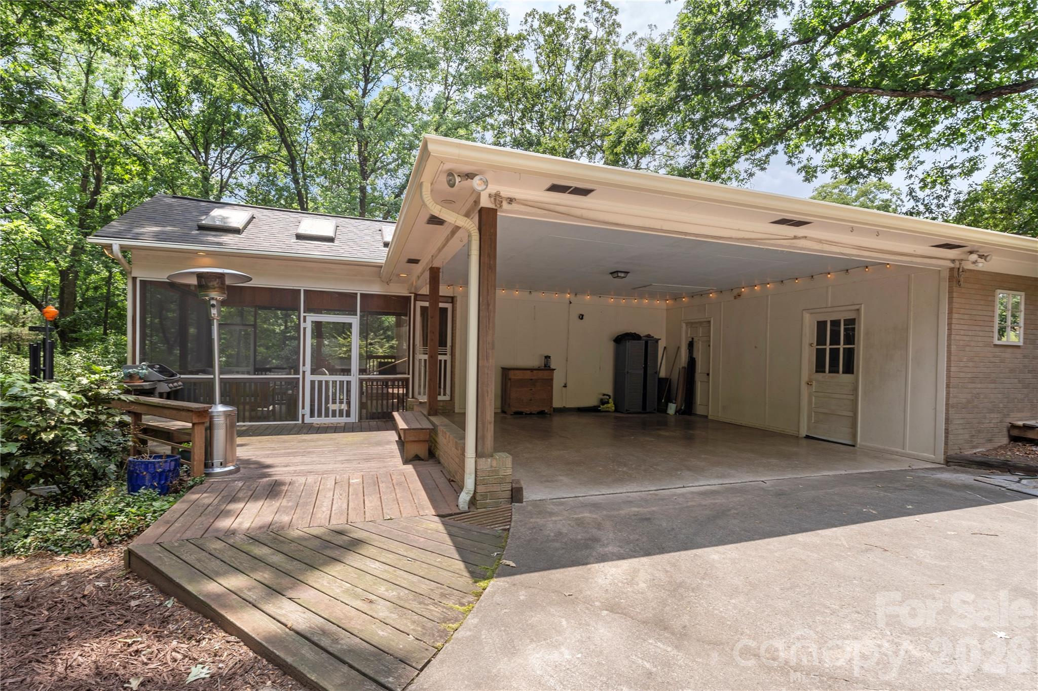 1800 Lumarka Drive