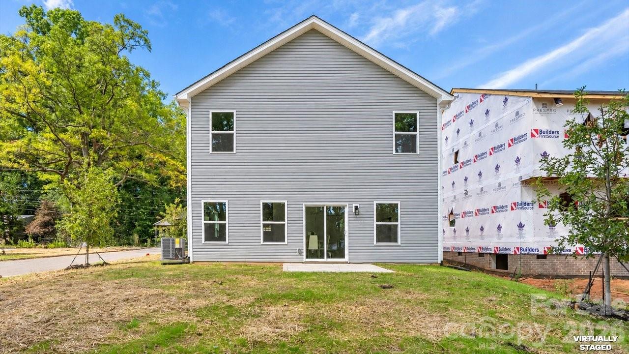 727 Key Street W