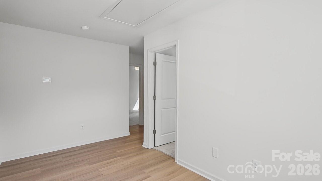 727 Key Street W