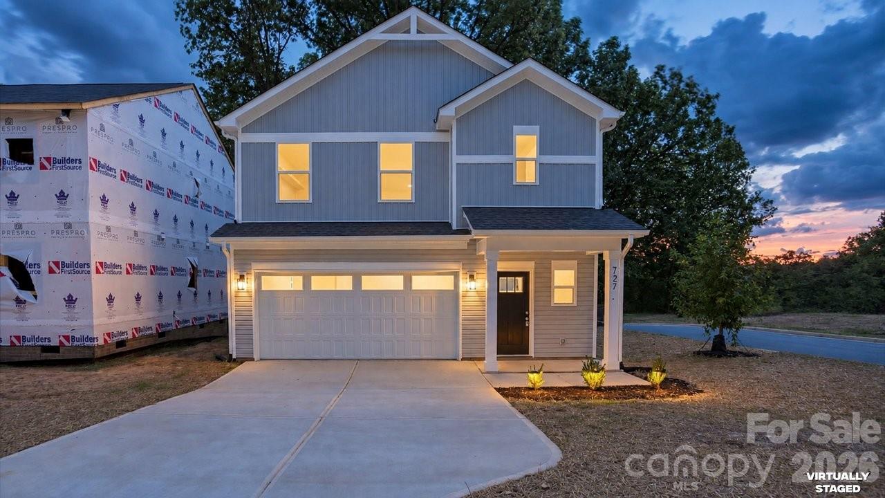 727 Key Street W