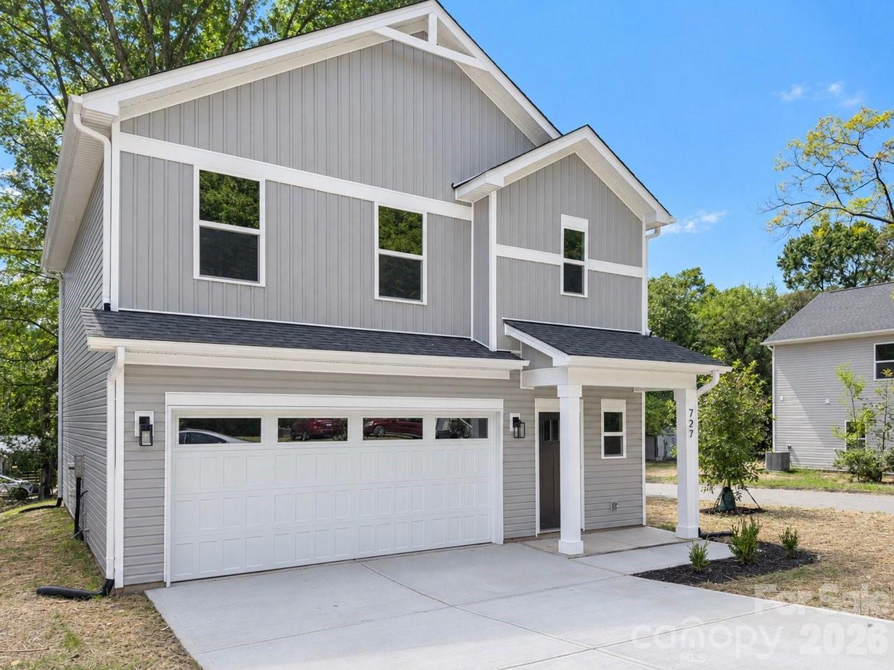 727 Key Street W