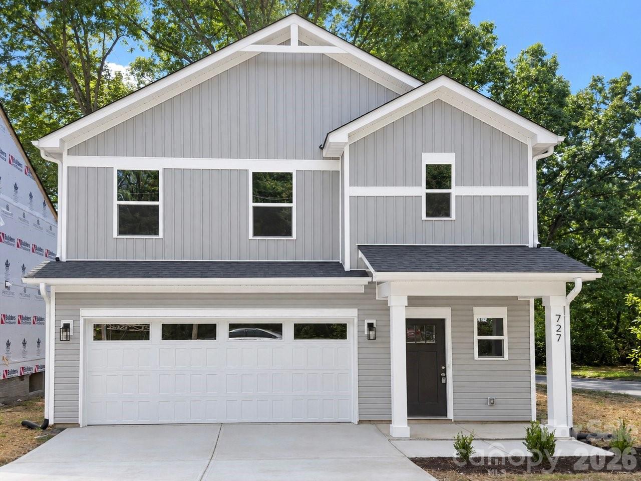 727 Key Street W