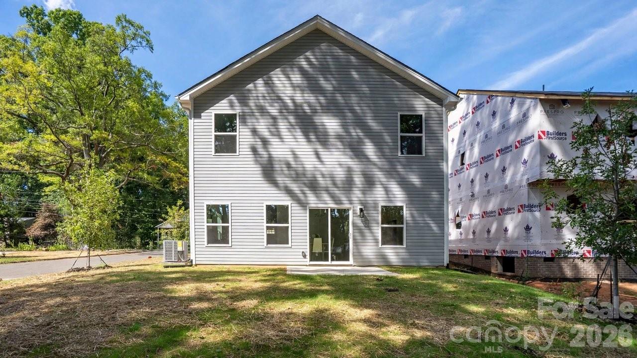 727 Key Street W