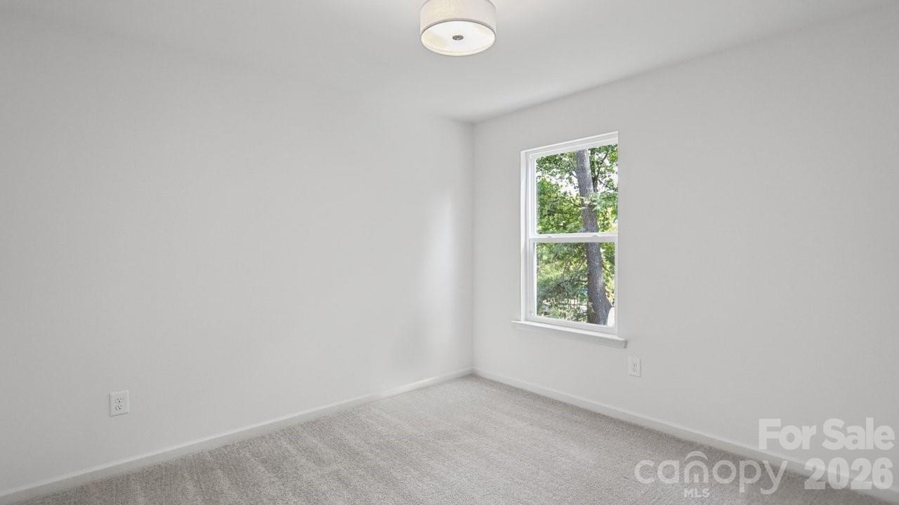 727 Key Street W