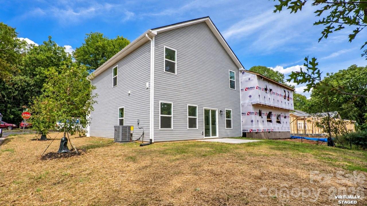 727 Key Street W