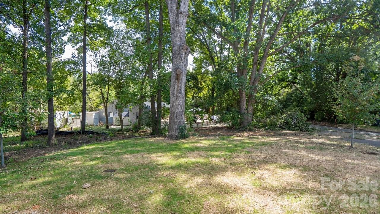 727 Key Street W