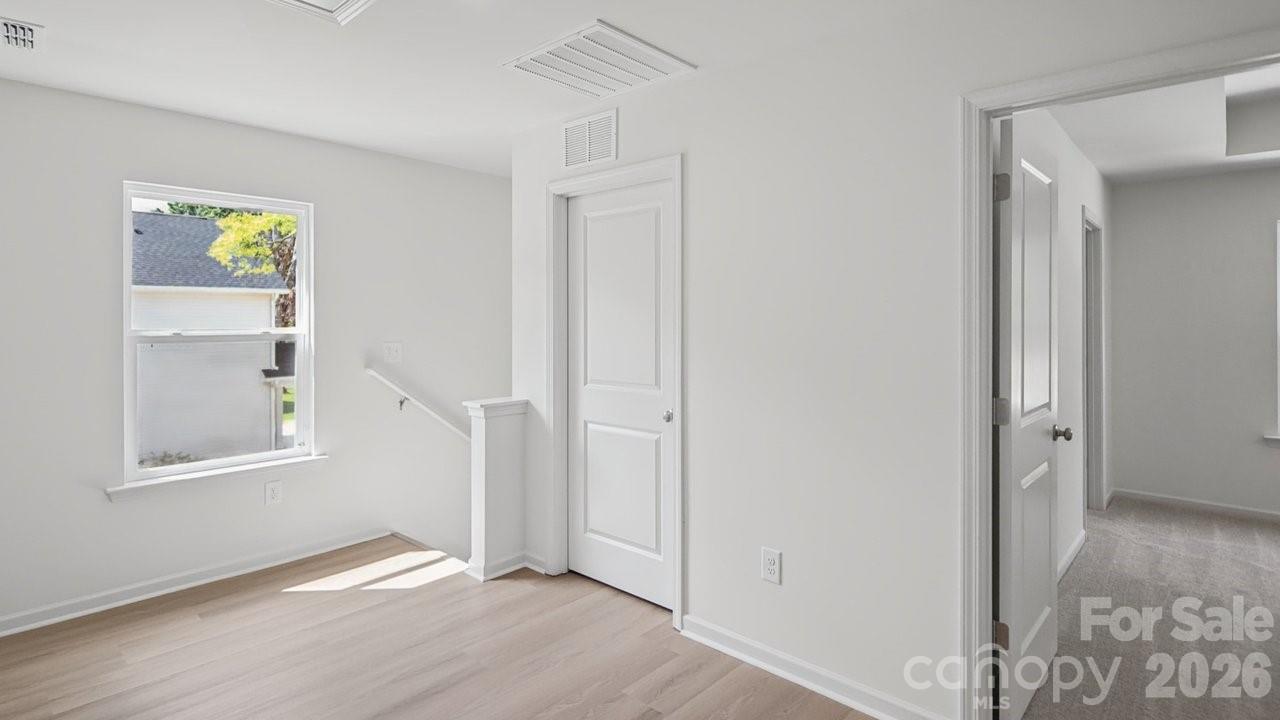 727 Key Street W