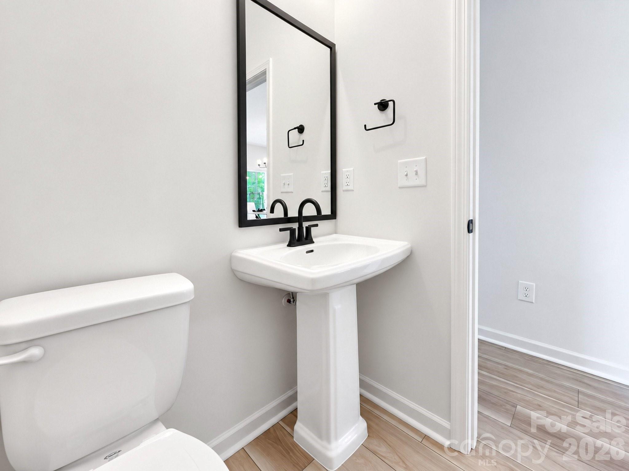 6819 Mint Street