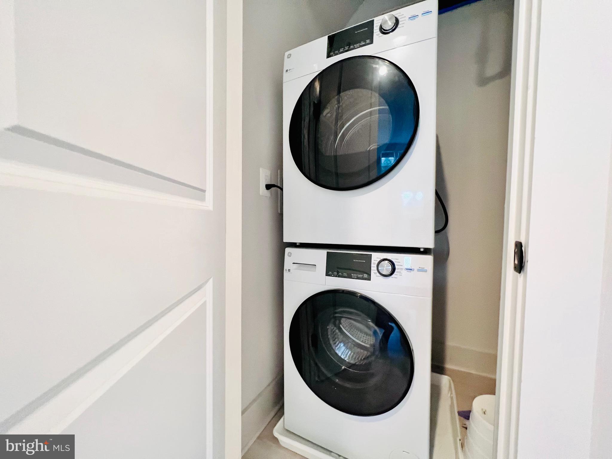 839 Kennedy St NW #208