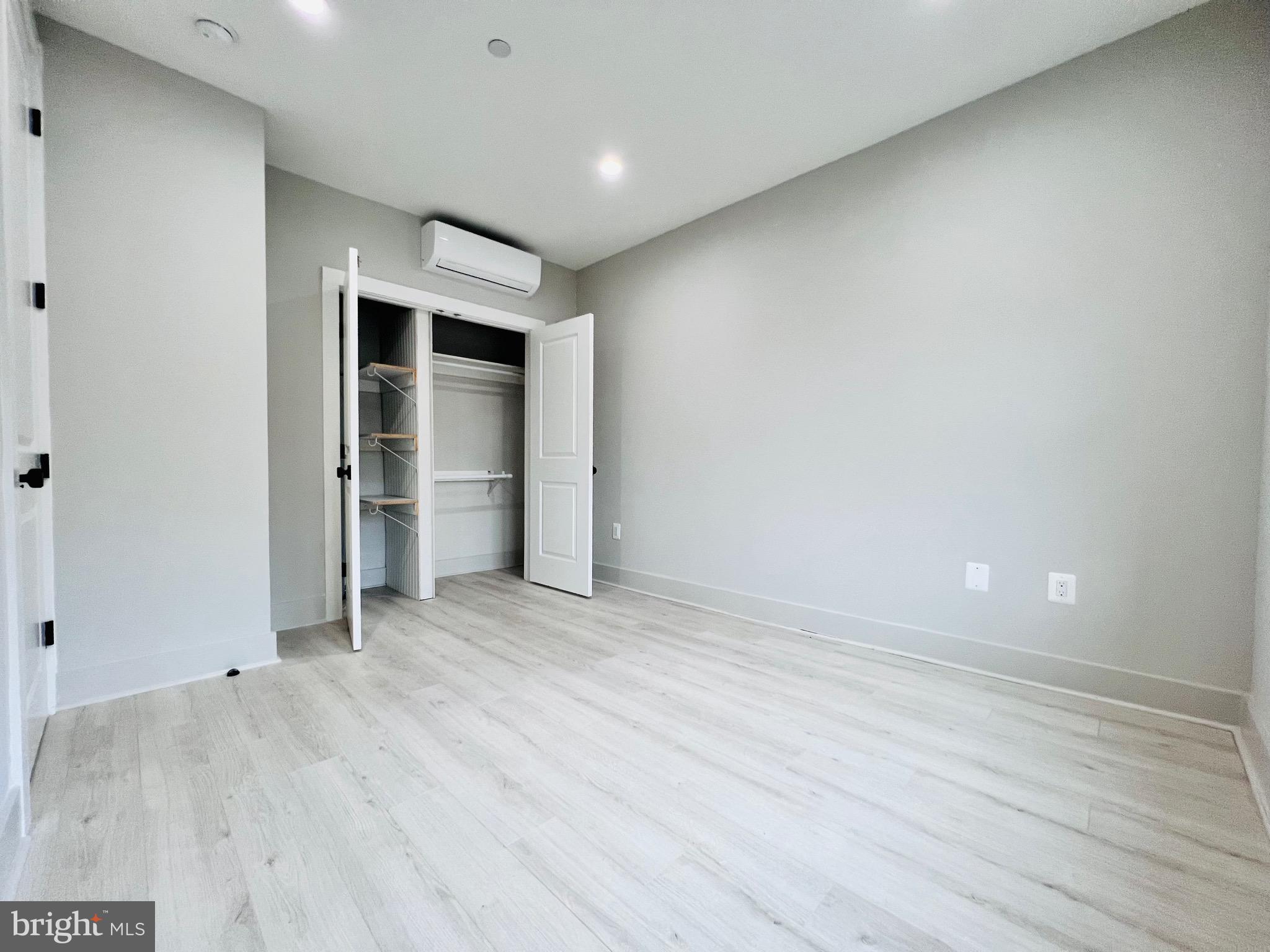 839 Kennedy St NW #208