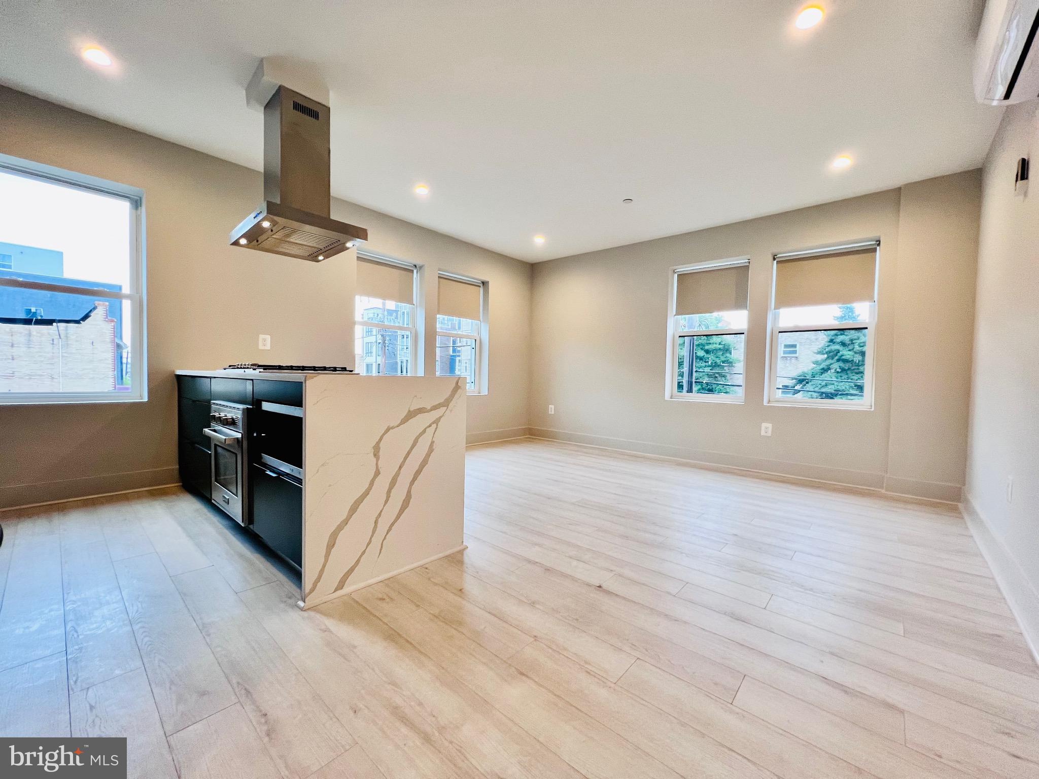 839 Kennedy St NW #208