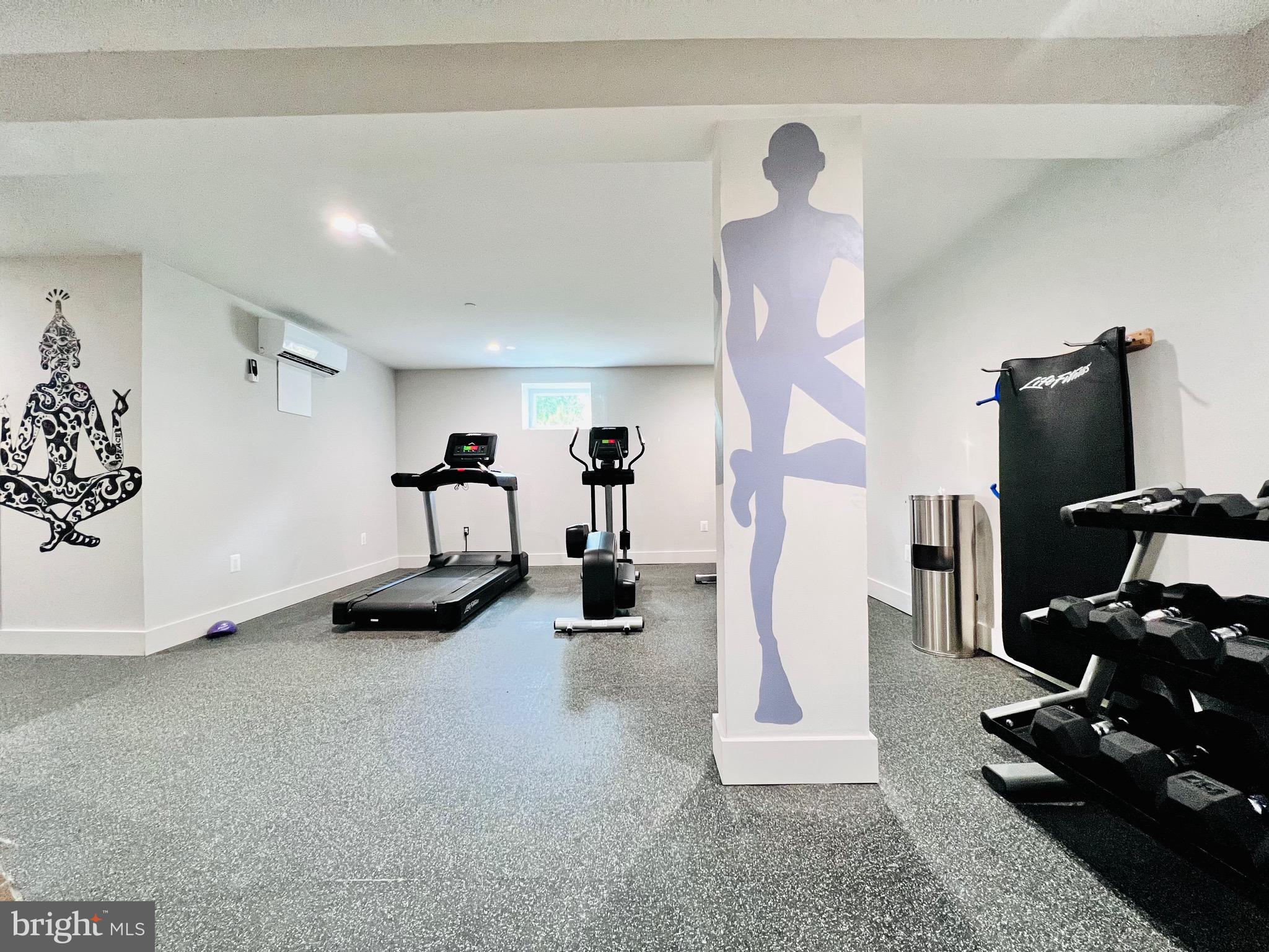 839 Kennedy St NW #208