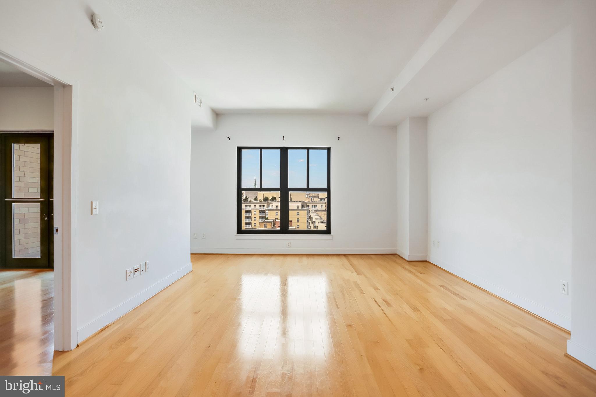 910 M St NW #1105