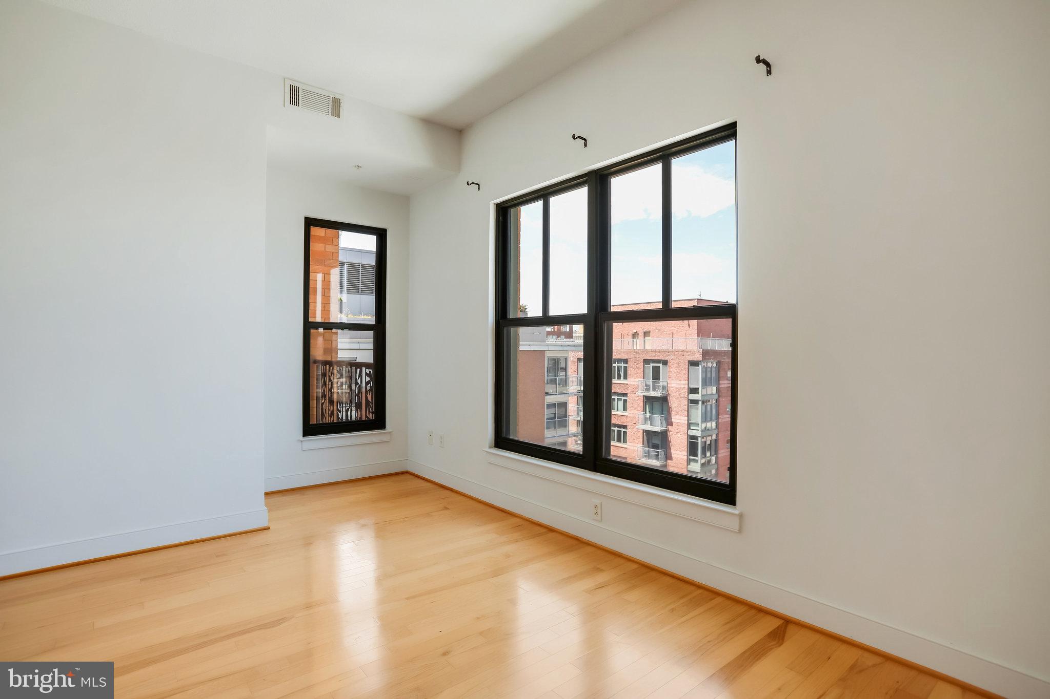 910 M St NW #1105