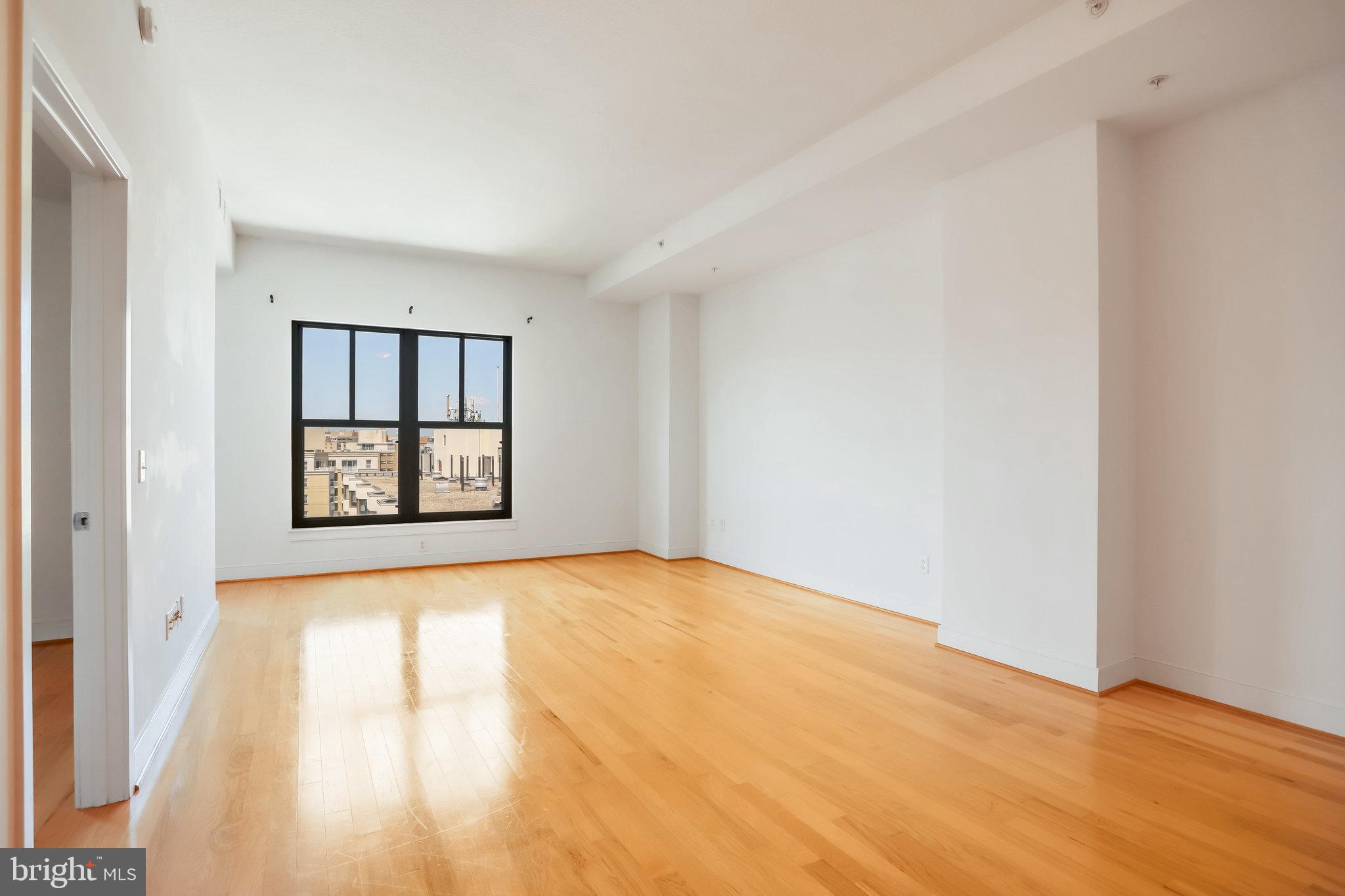 910 M St NW #1105