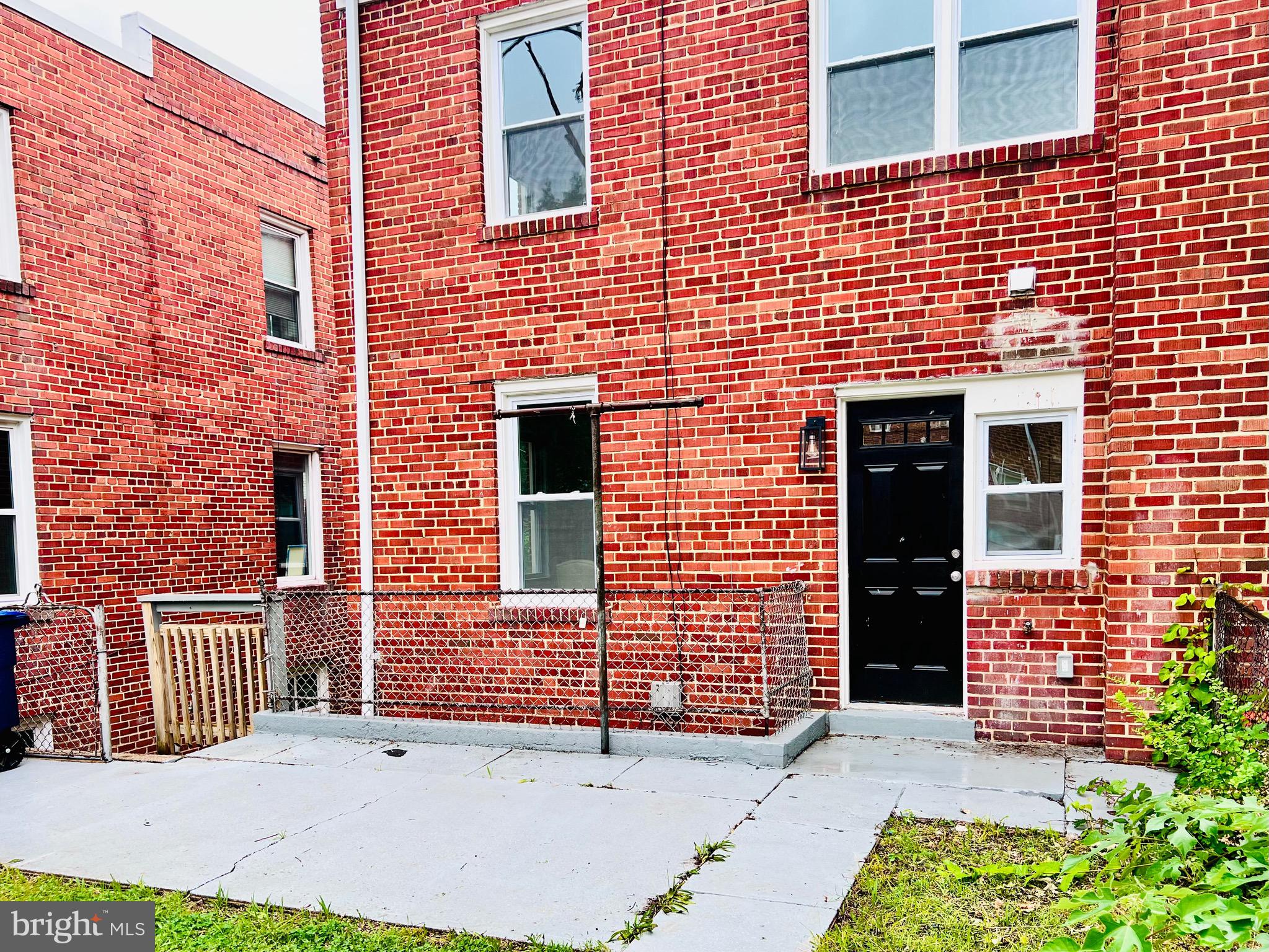 438 Orange St SE