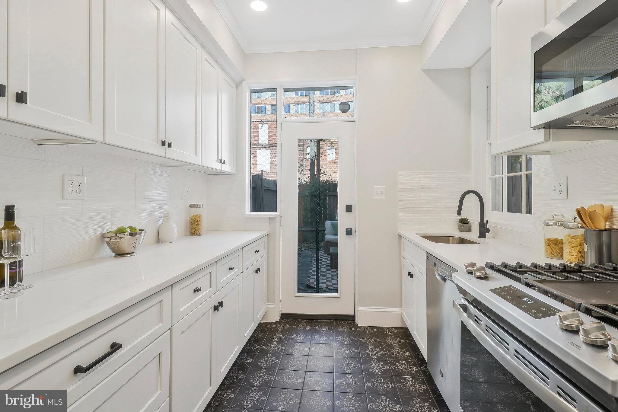 2423 I St NW