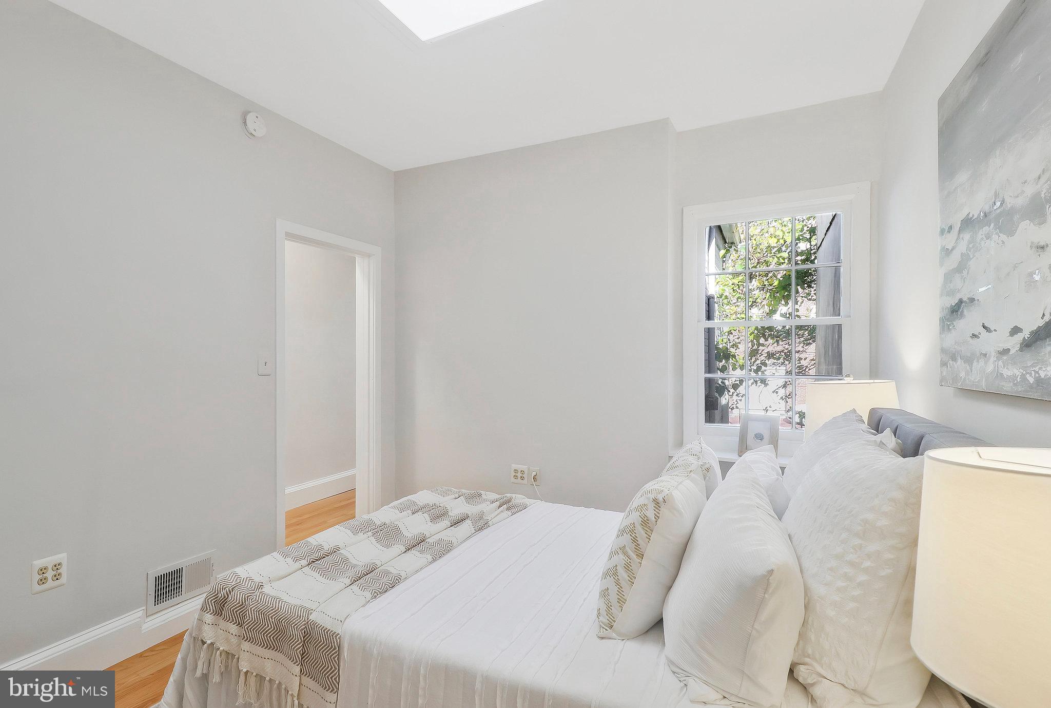 2423 I St NW
