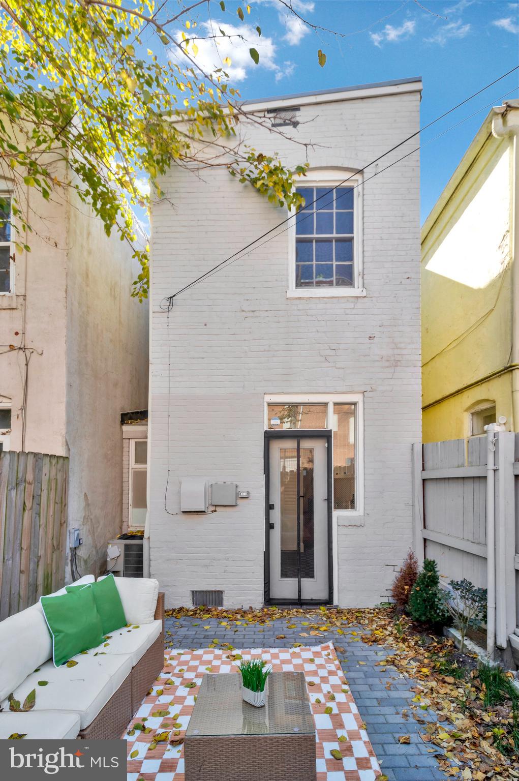2423 I St NW