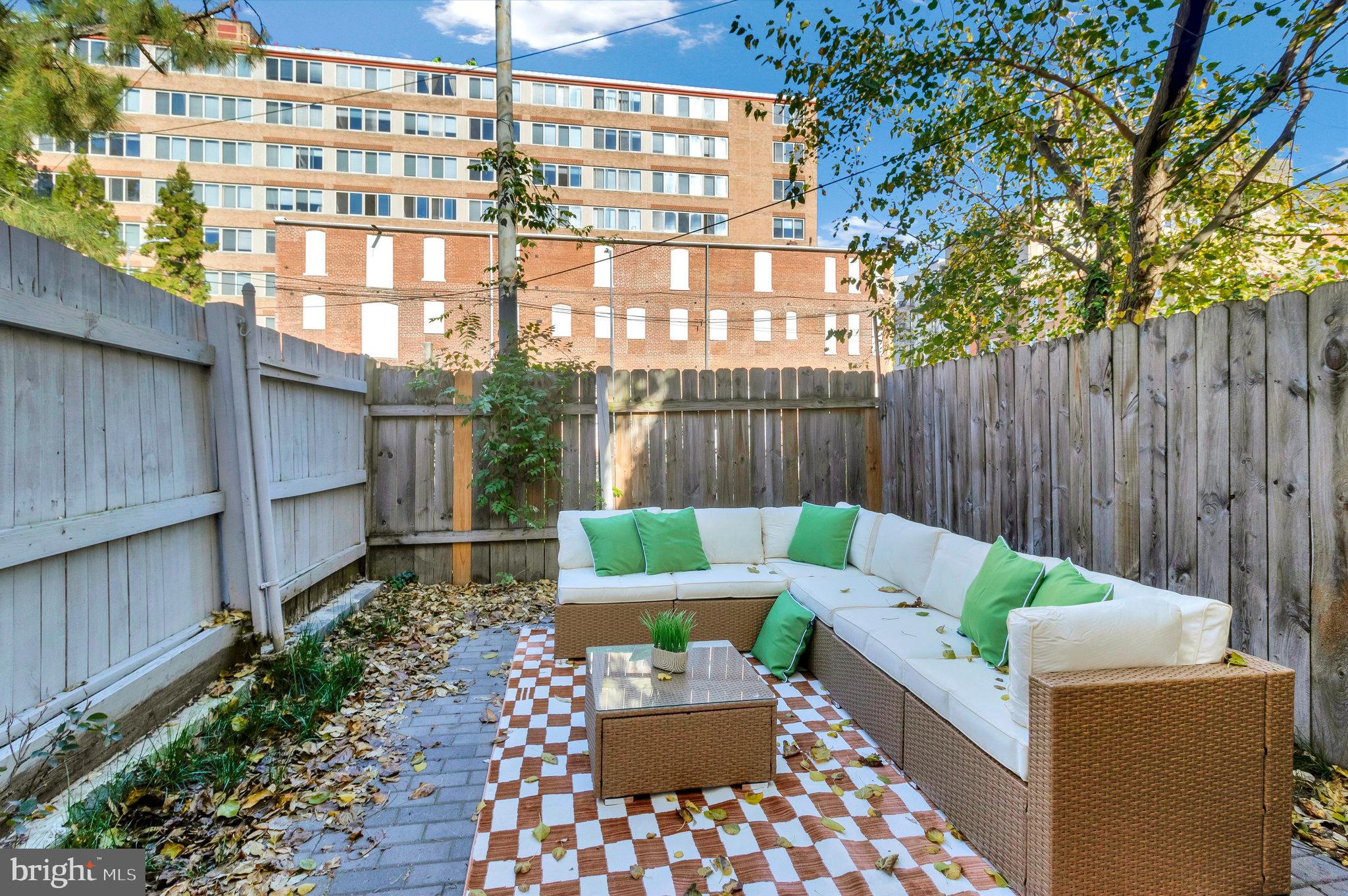 2423 I St NW