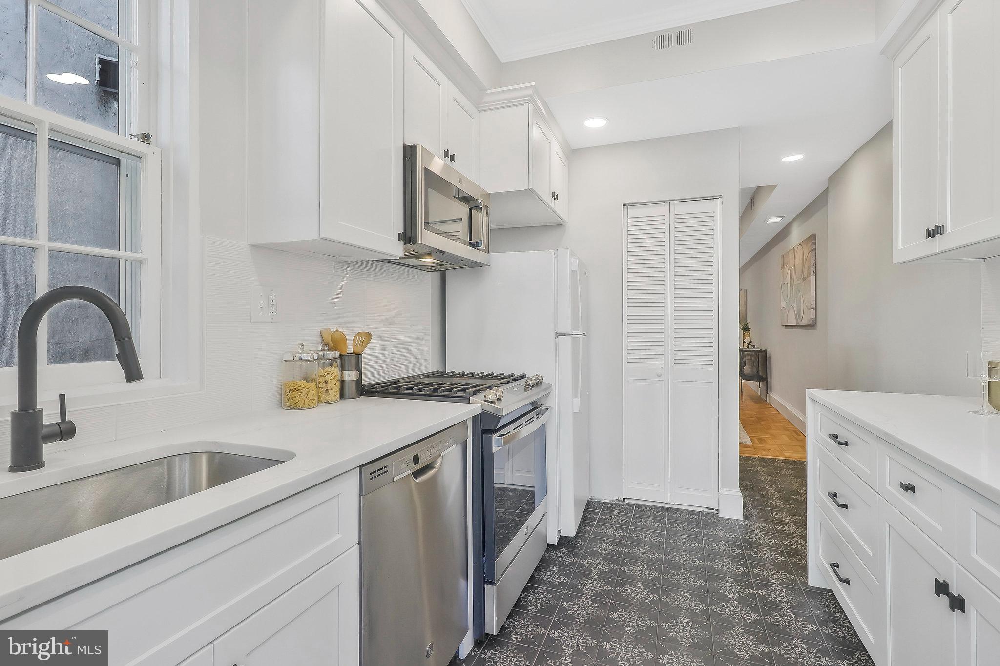 2423 I St NW