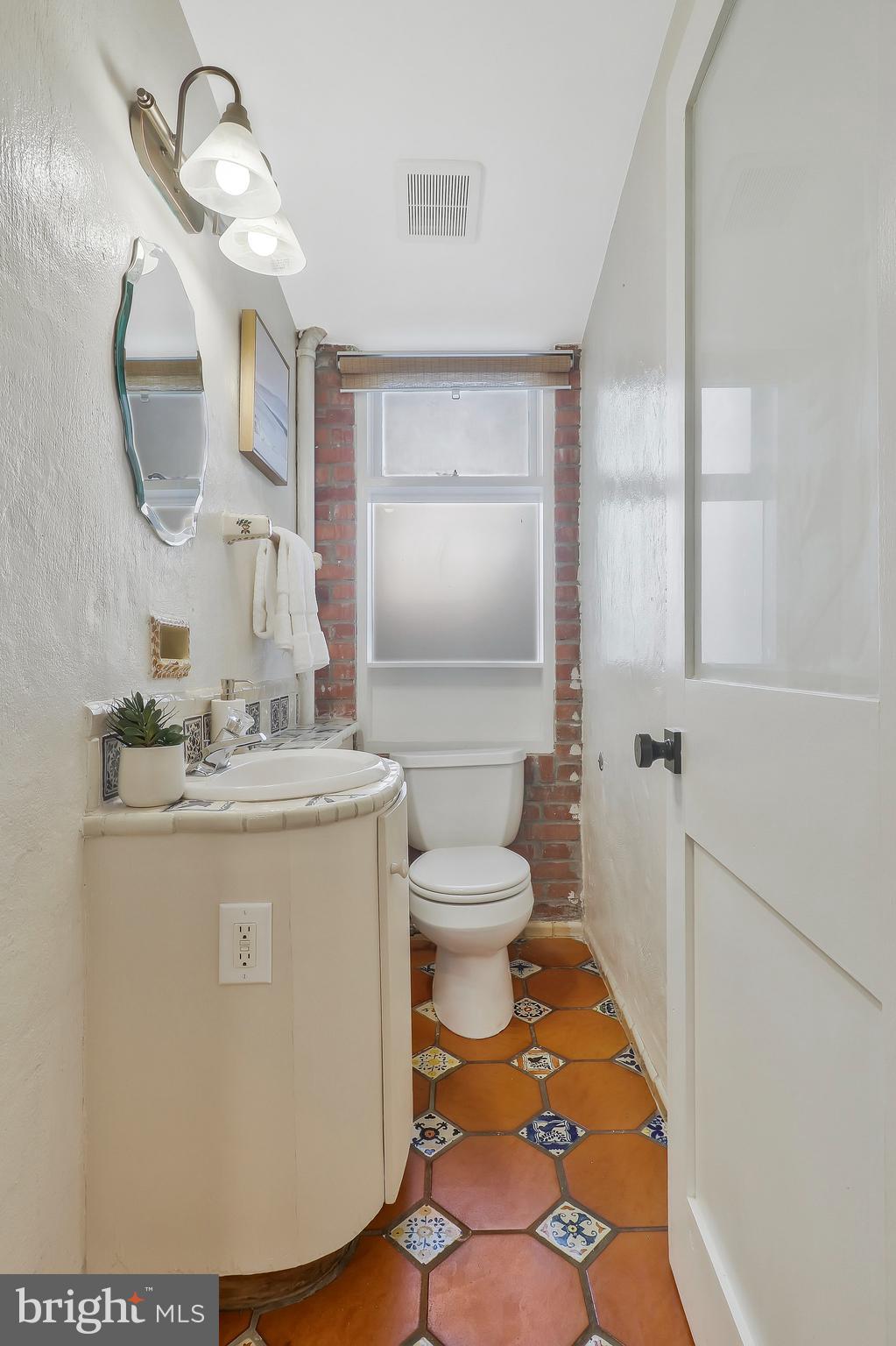 2423 I St NW