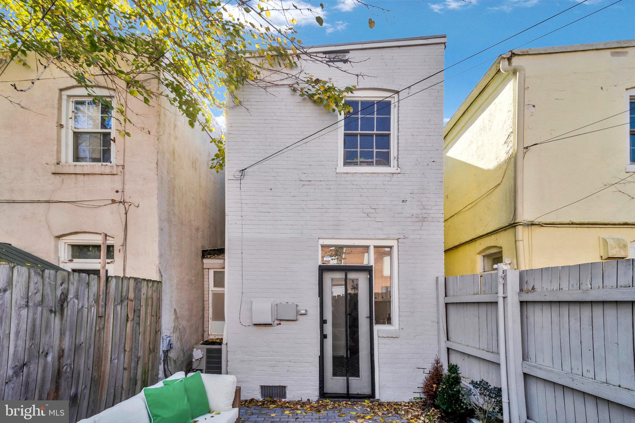 2423 I St NW