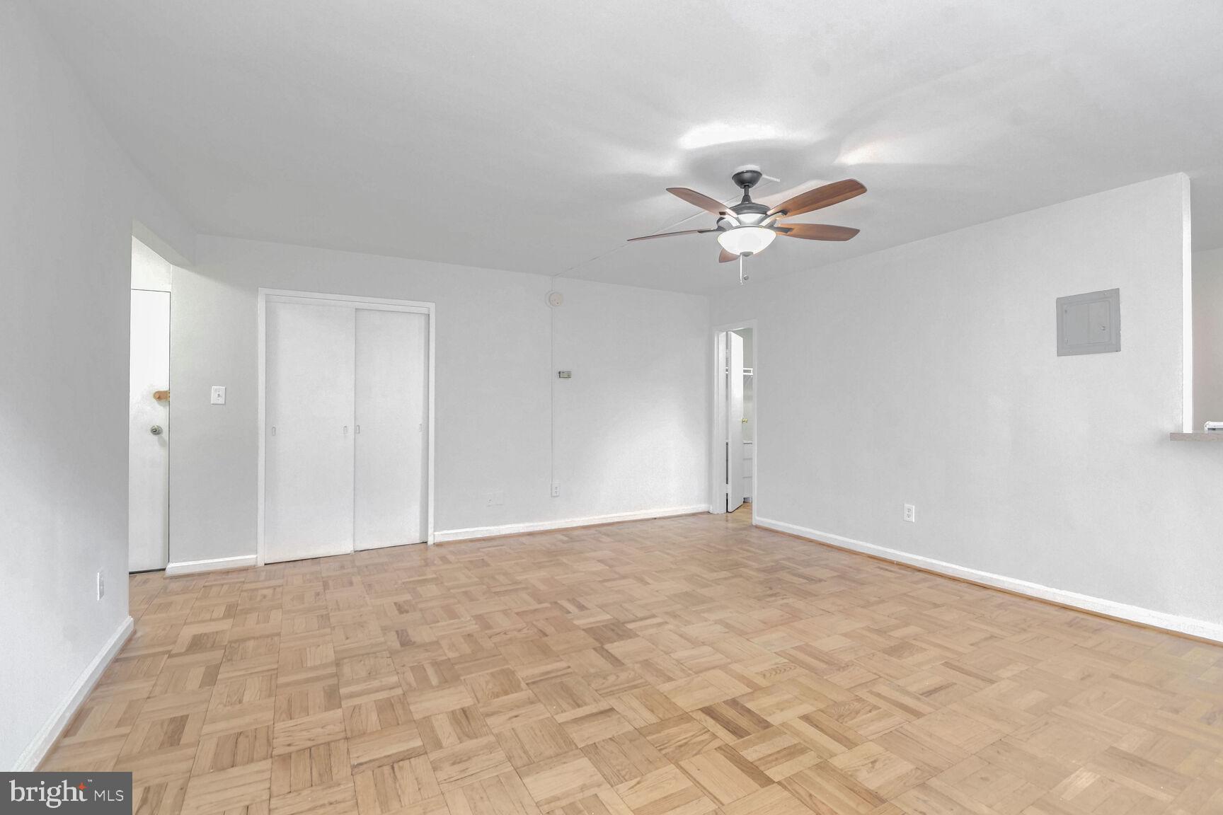5112 MacArthur Blvd NW #106