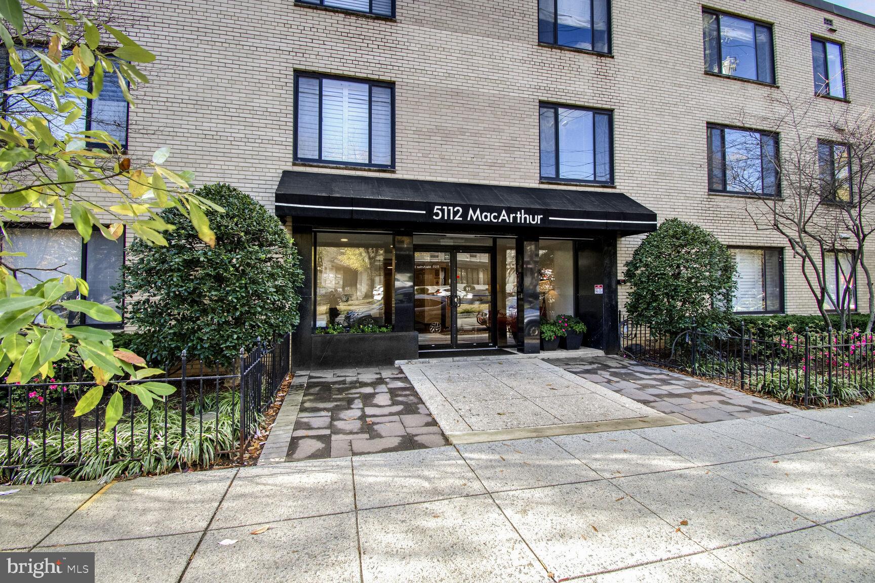 5112 MacArthur Blvd NW #106