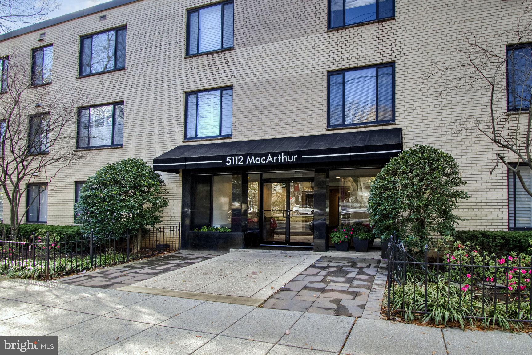 5112 MacArthur Blvd NW #106