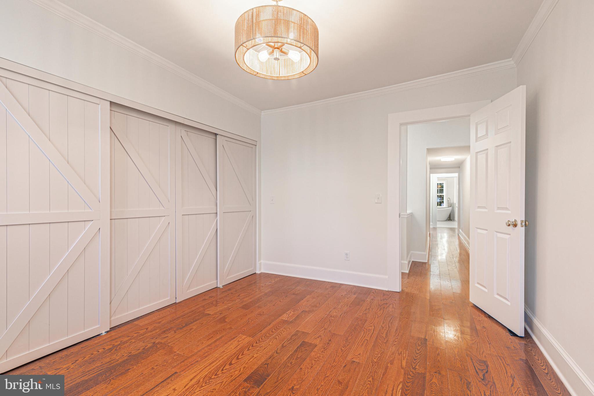 211 3rd St SE