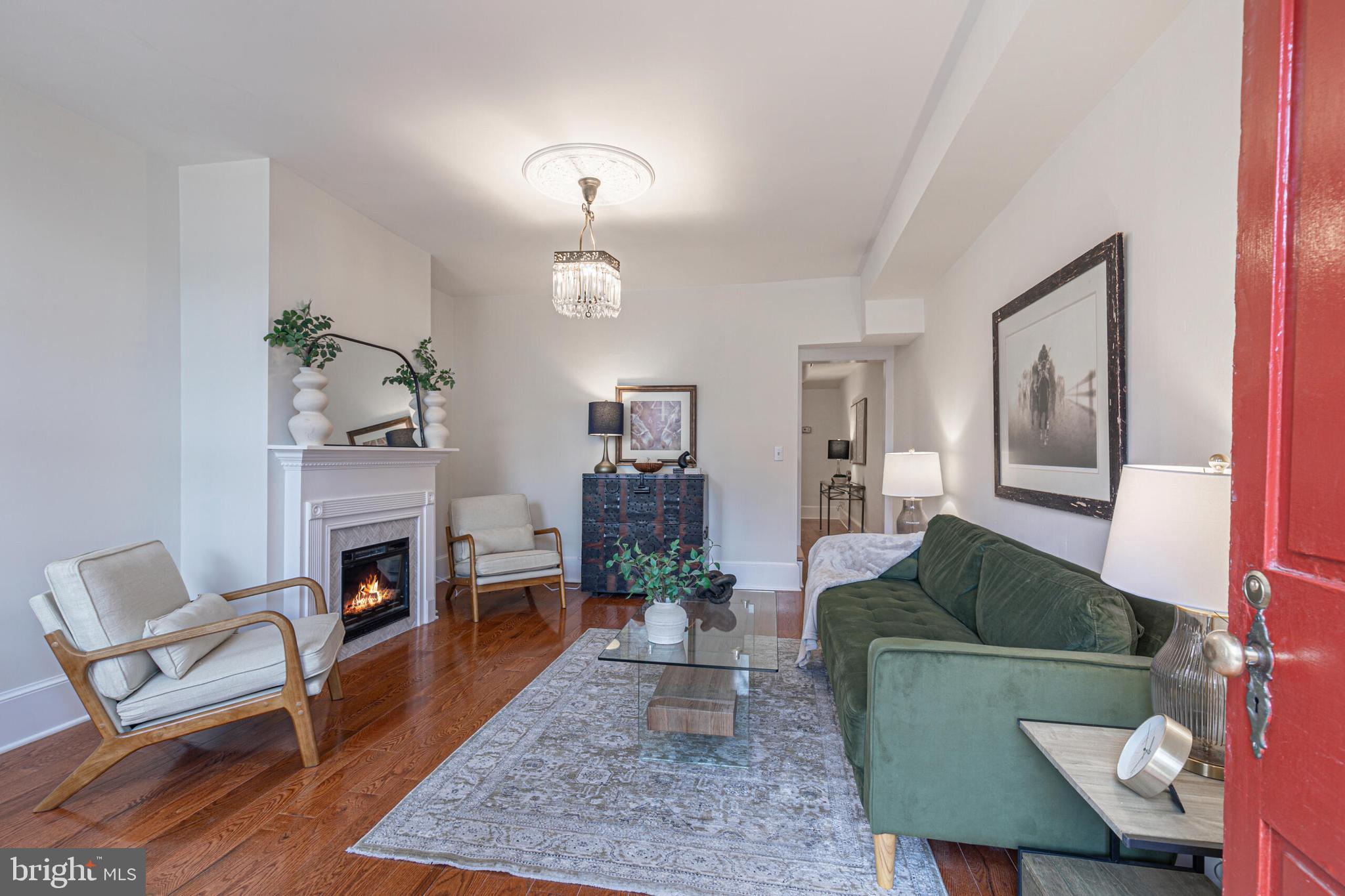 211 3rd St SE