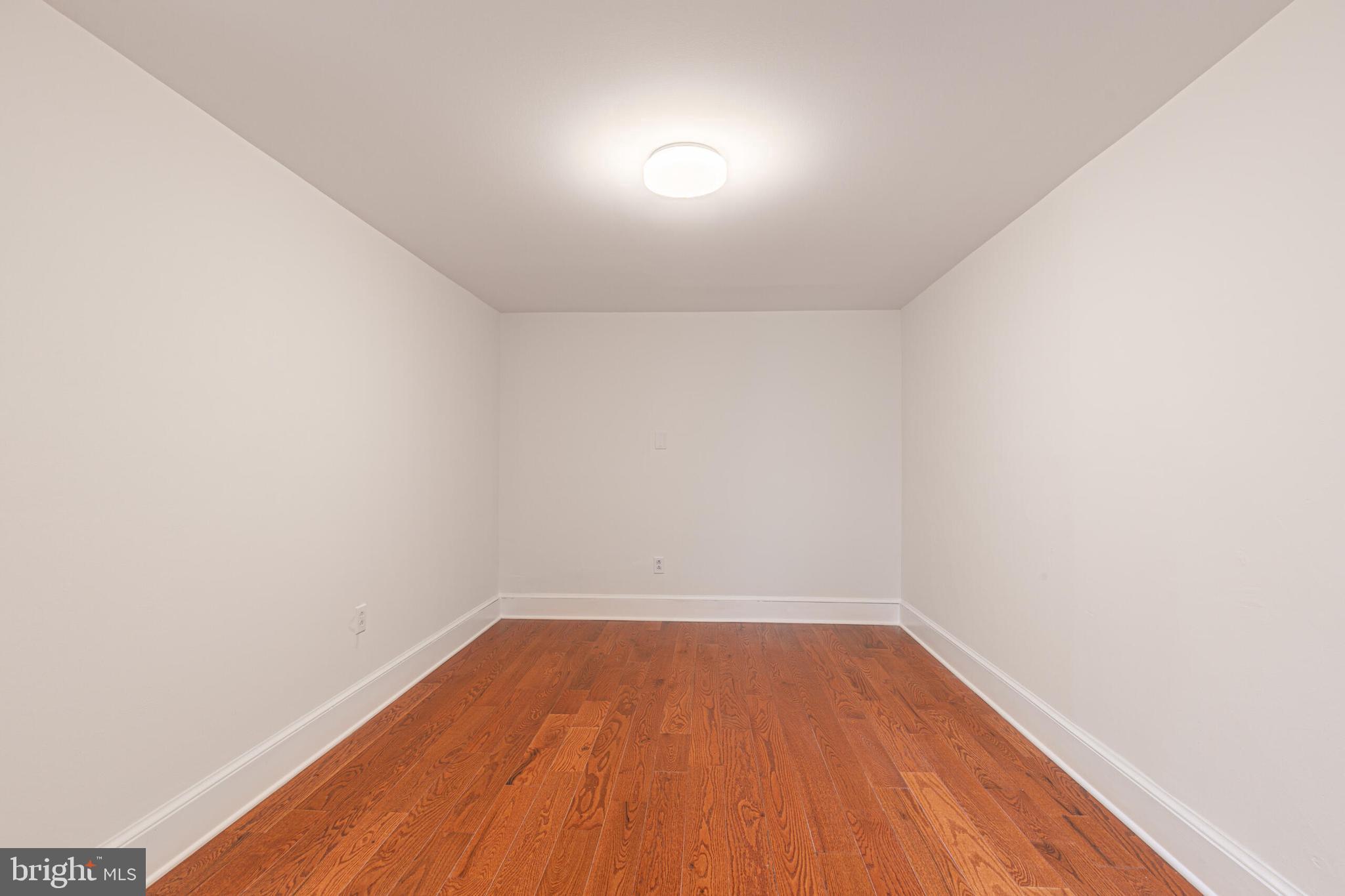 211 3rd St SE