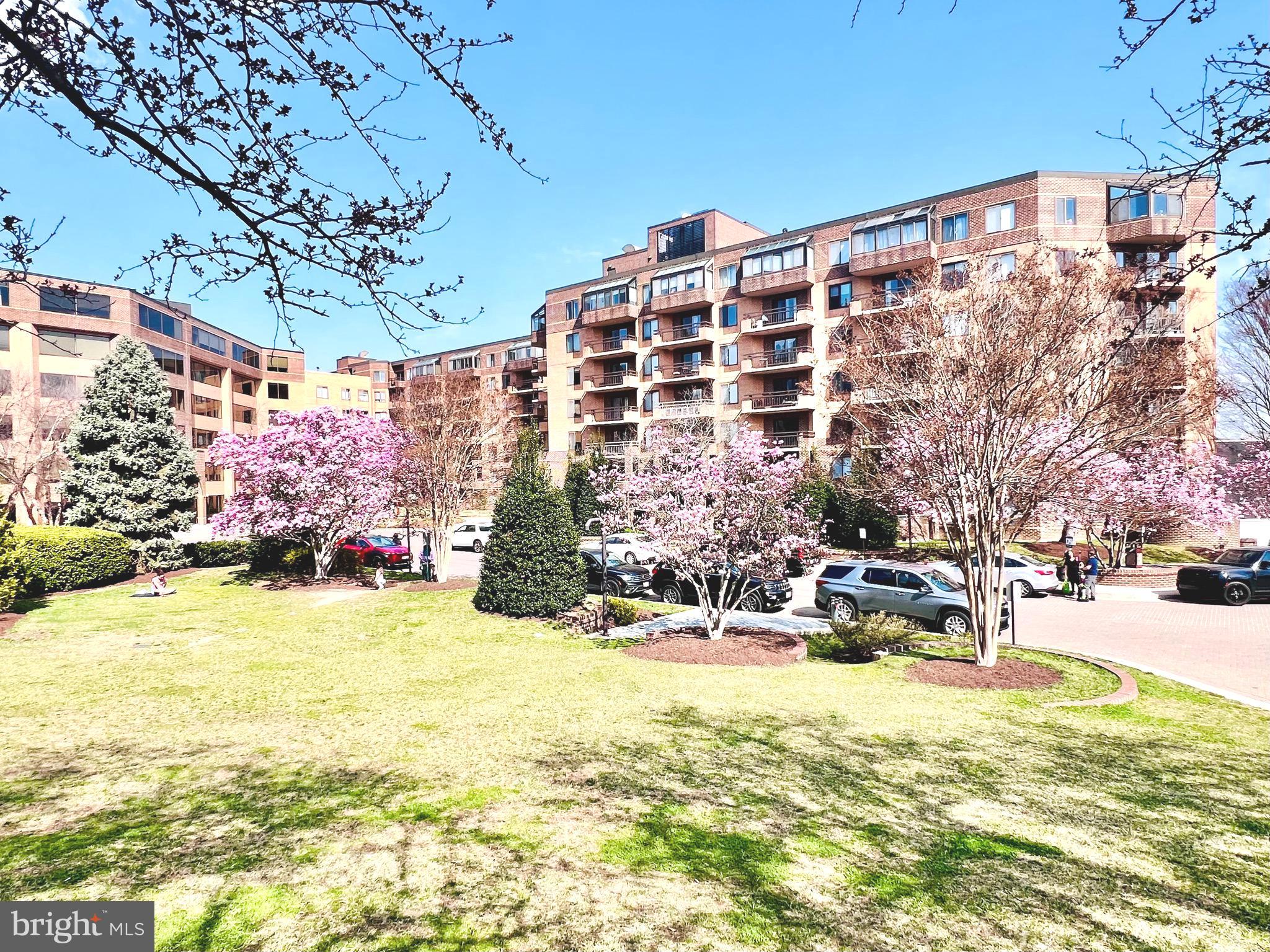 2111 WISCONSIN AVE NW #110