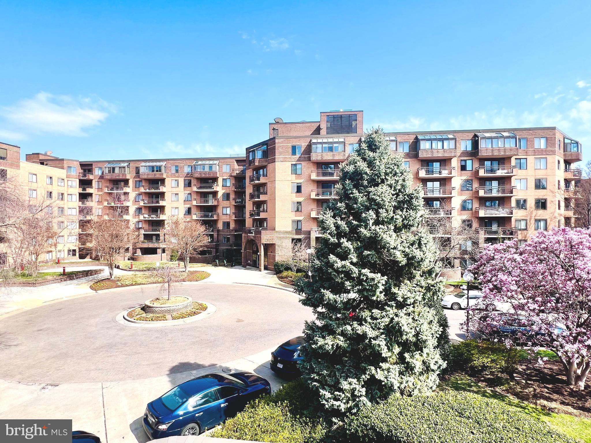 2111 WISCONSIN AVE NW #110