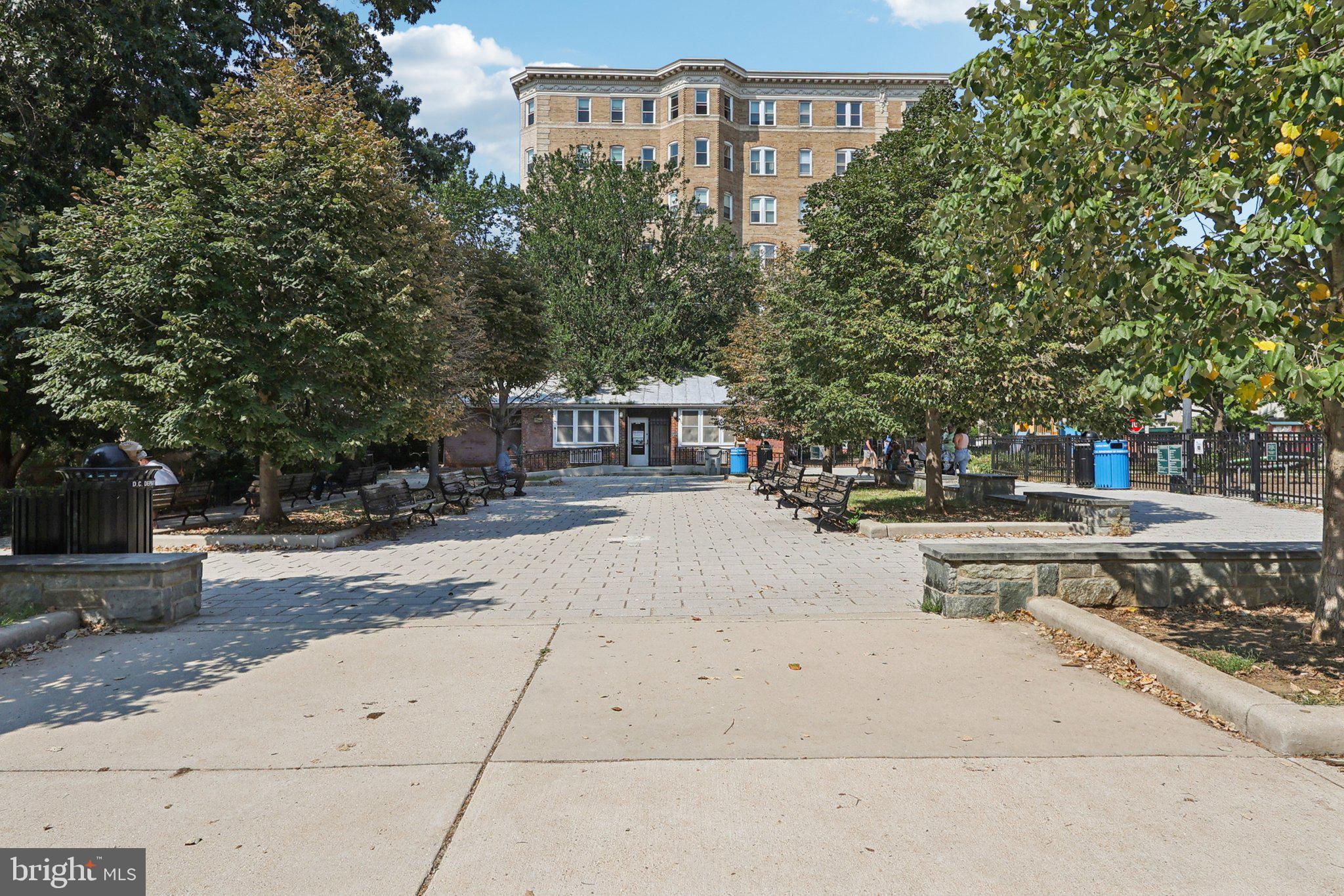 2412 17TH STREET NW 202
