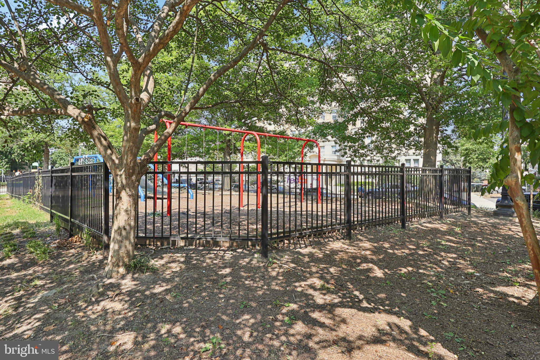 2412 17TH STREET NW 202