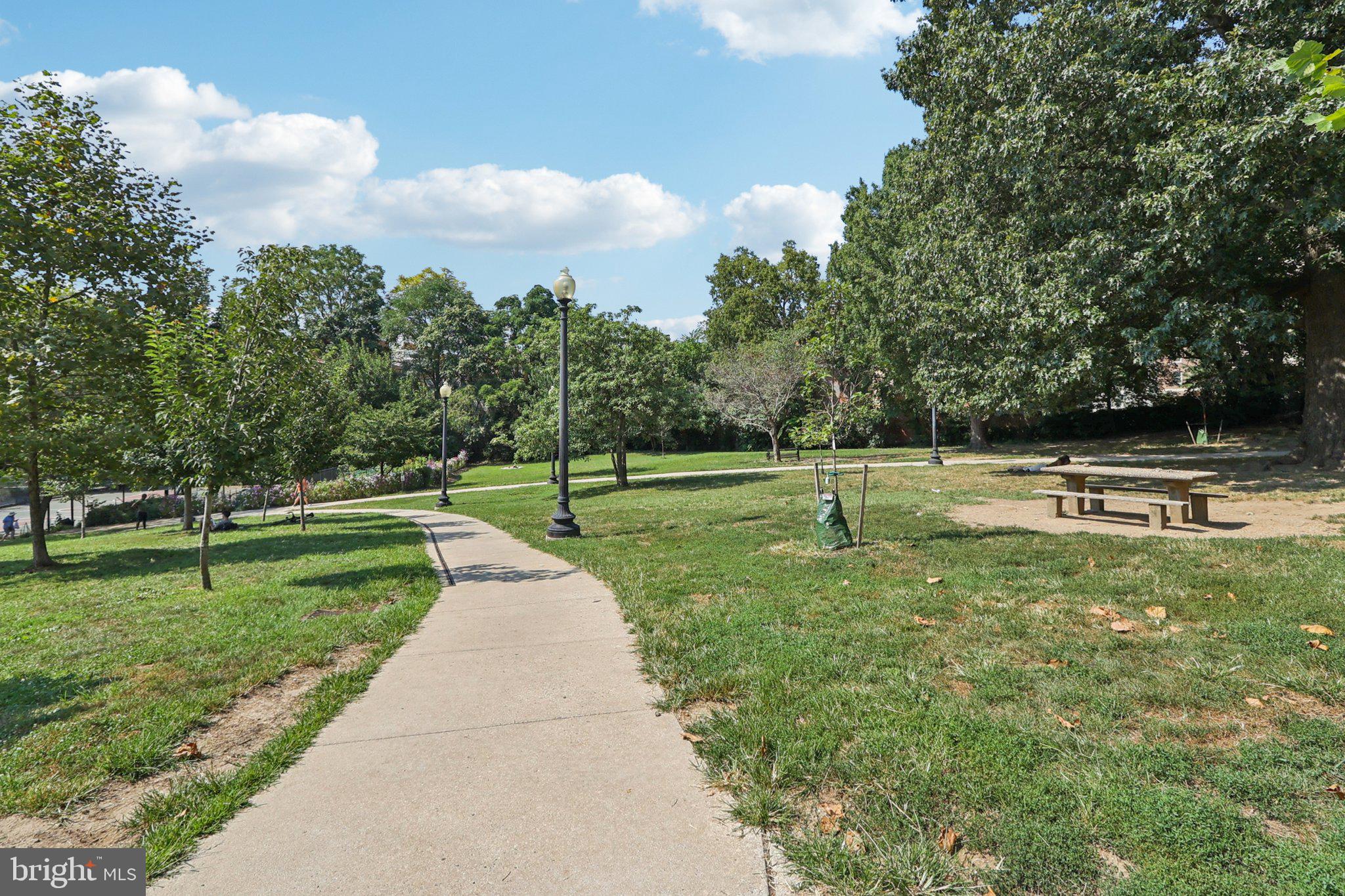2412 17TH STREET NW 202