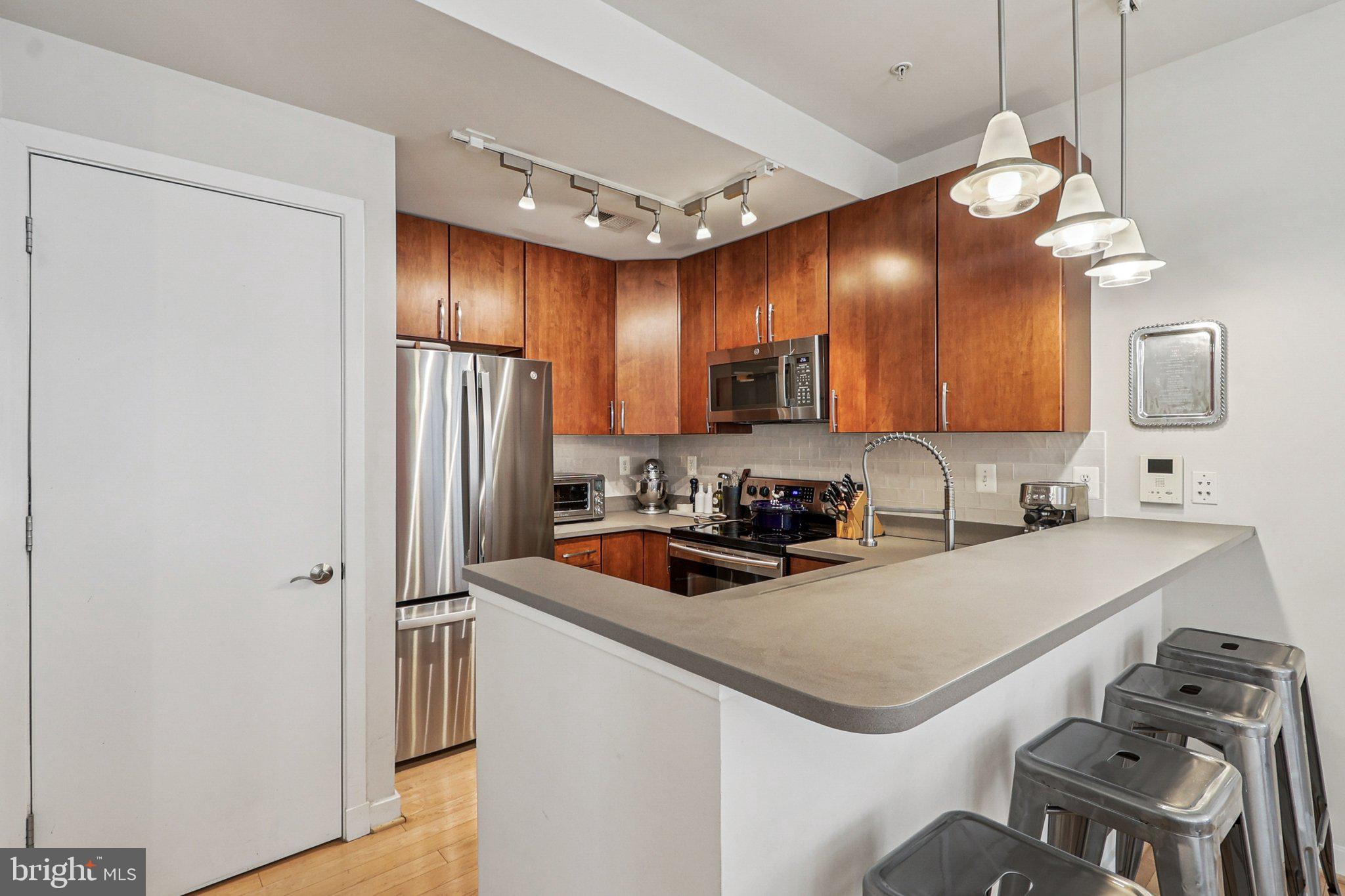2412 17TH STREET NW 202
