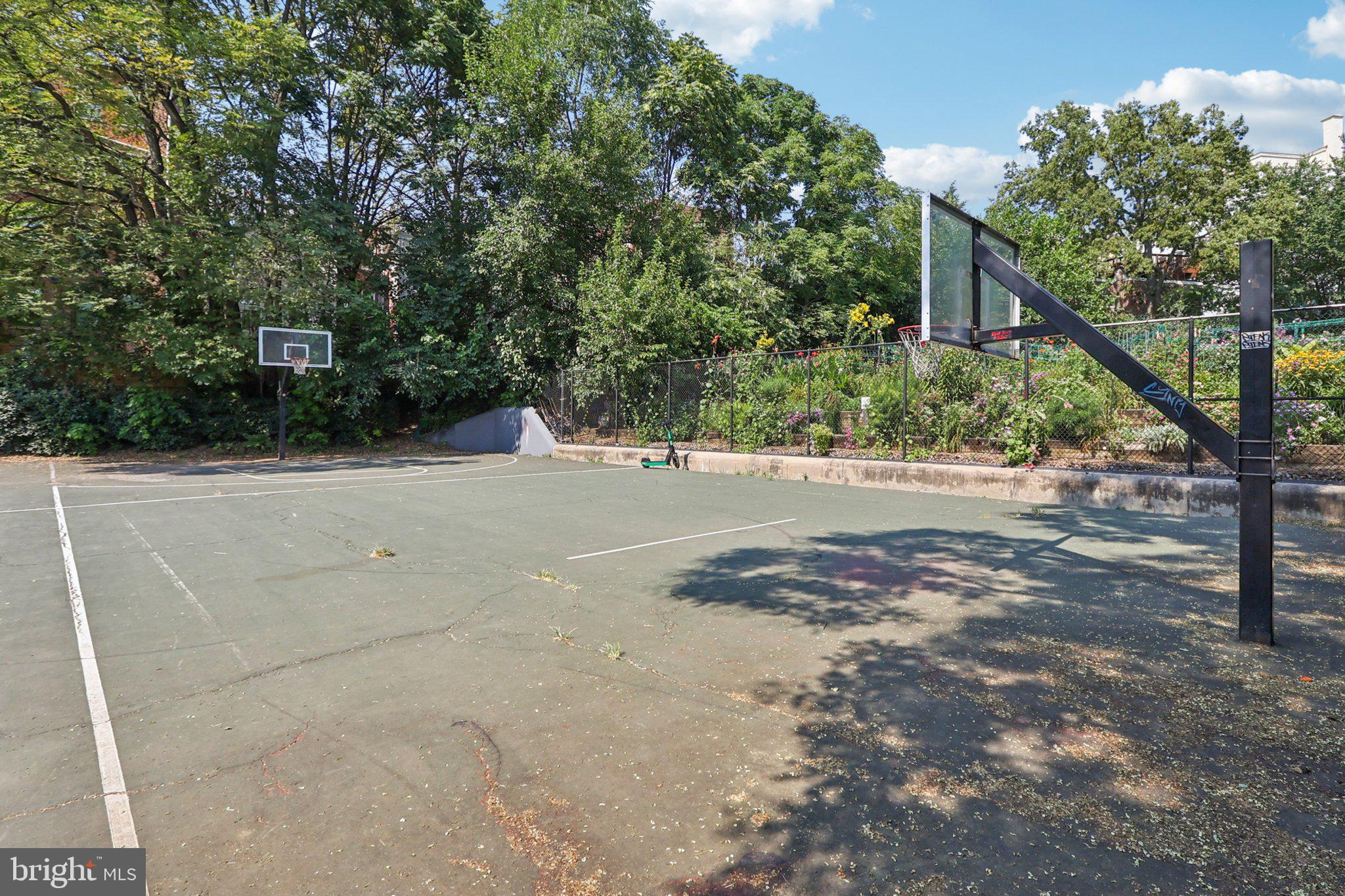 2412 17TH STREET NW 202