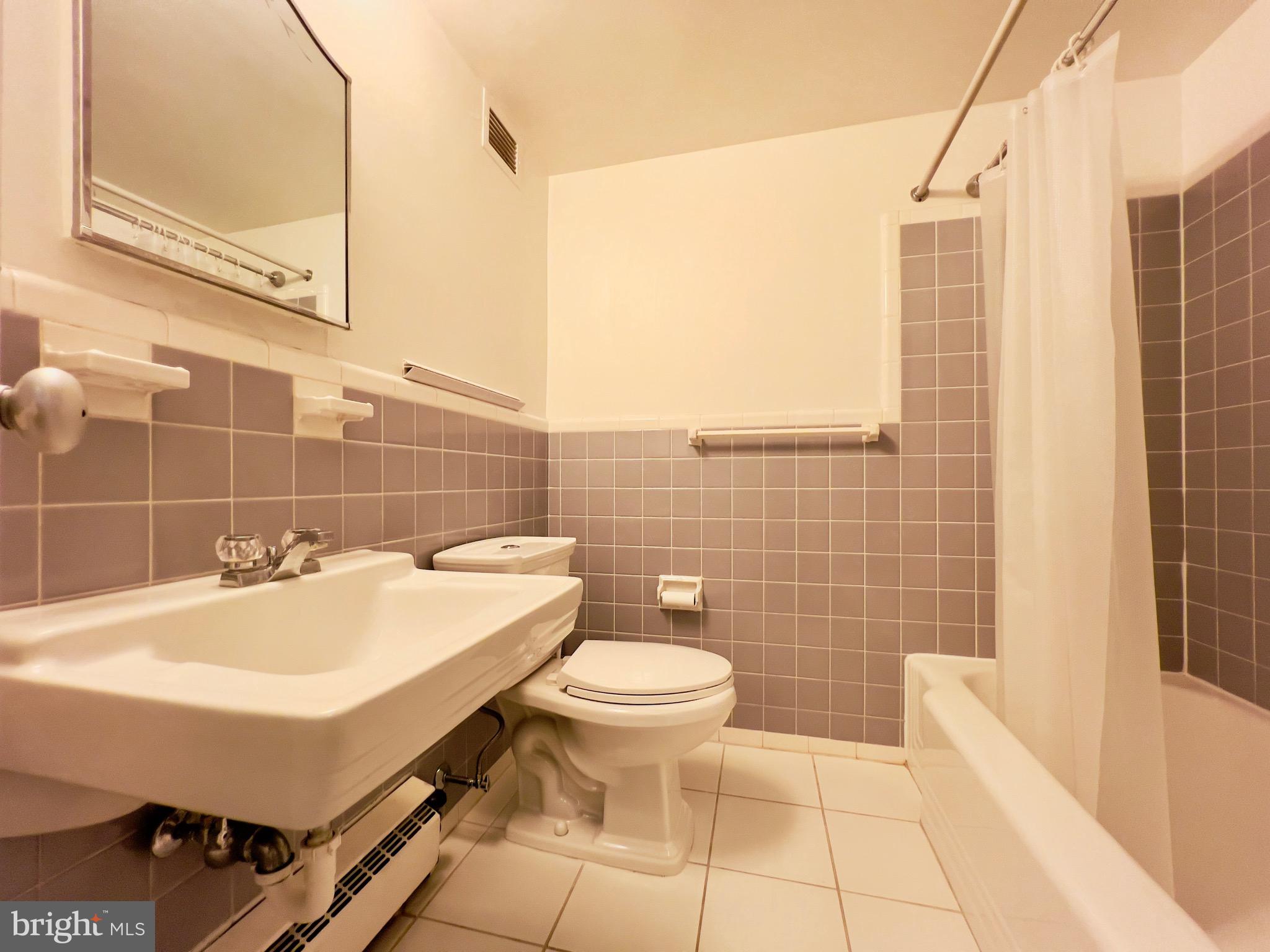 4200 CATHEDRAL AVENUE NW 114