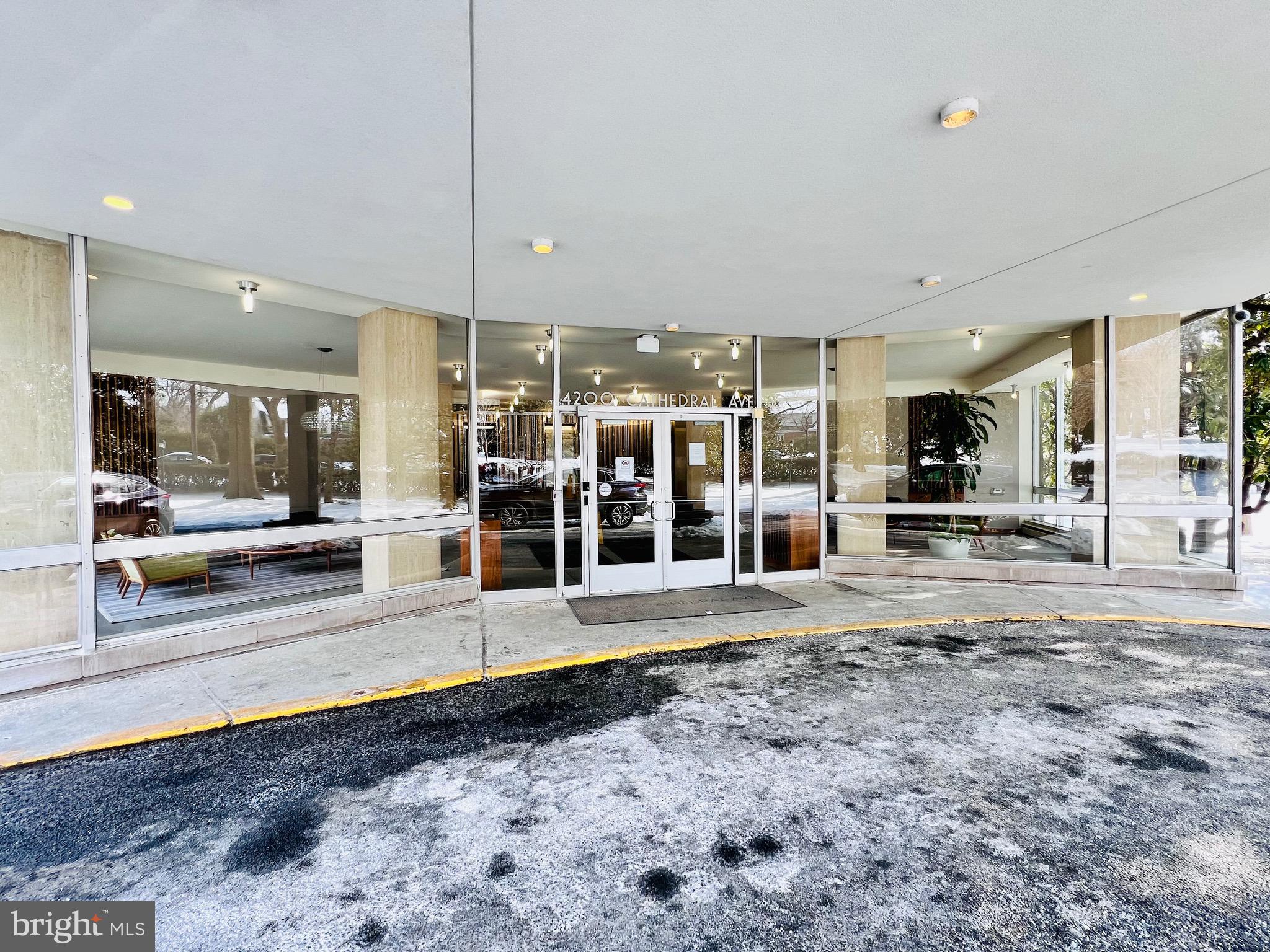 4200 CATHEDRAL AVENUE NW 114