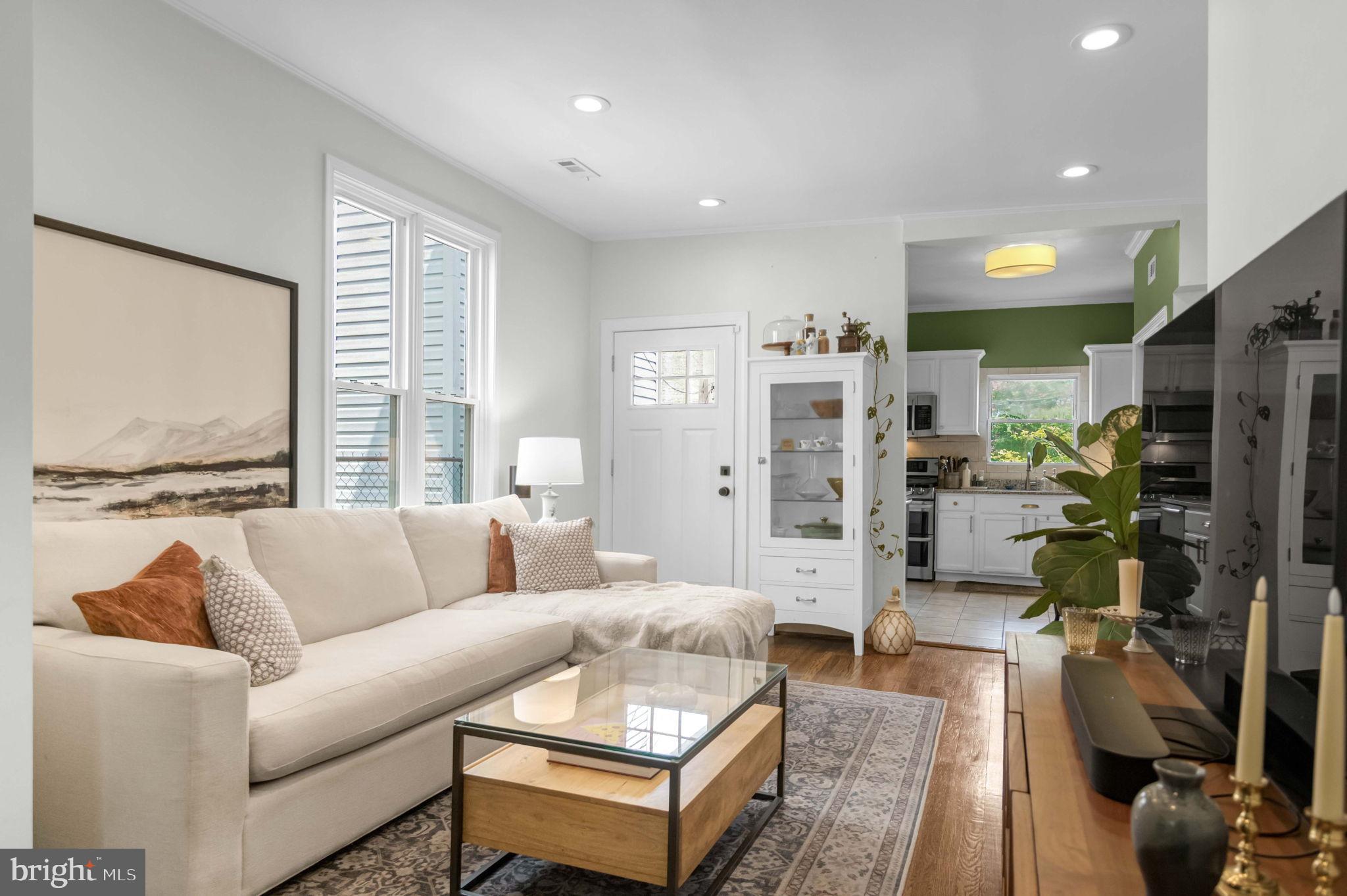 1526 GALES STREET NE