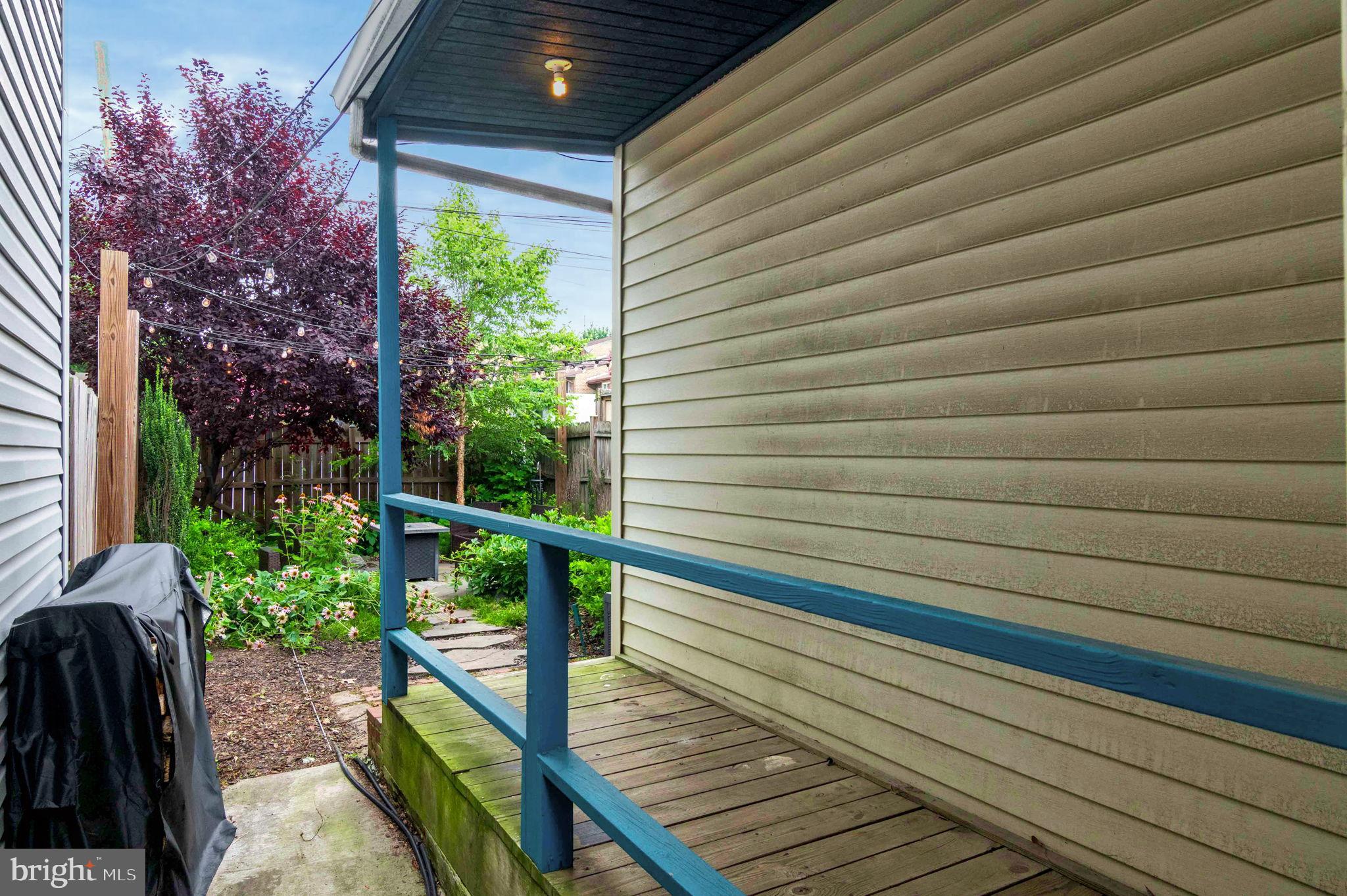 1526 GALES STREET NE